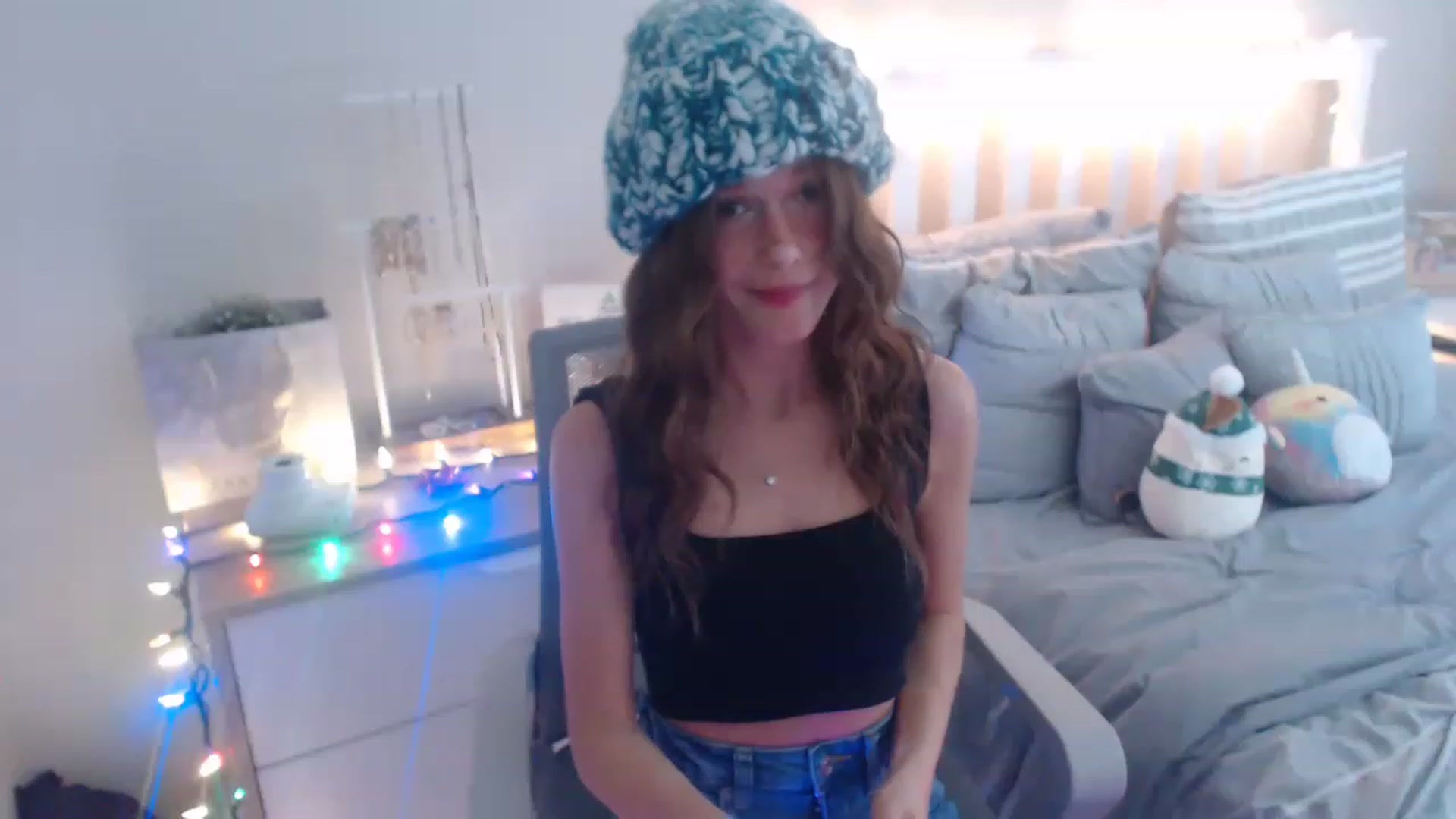 Gallery image thumbnail from Faeryfawn's myfreecams stream on, 12/02/2022, 21:37 image 7 of 20