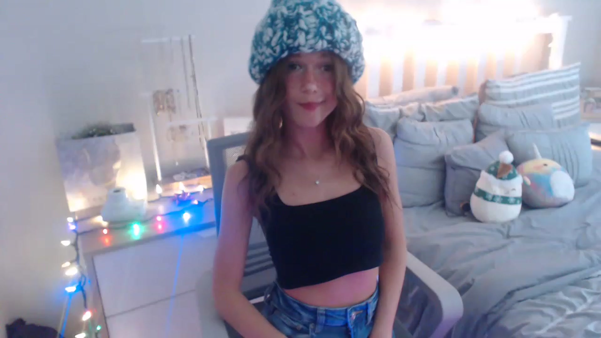 Gallery image thumbnail from Faeryfawn's myfreecams stream on, 12/02/2022, 21:37 image 5 of 20