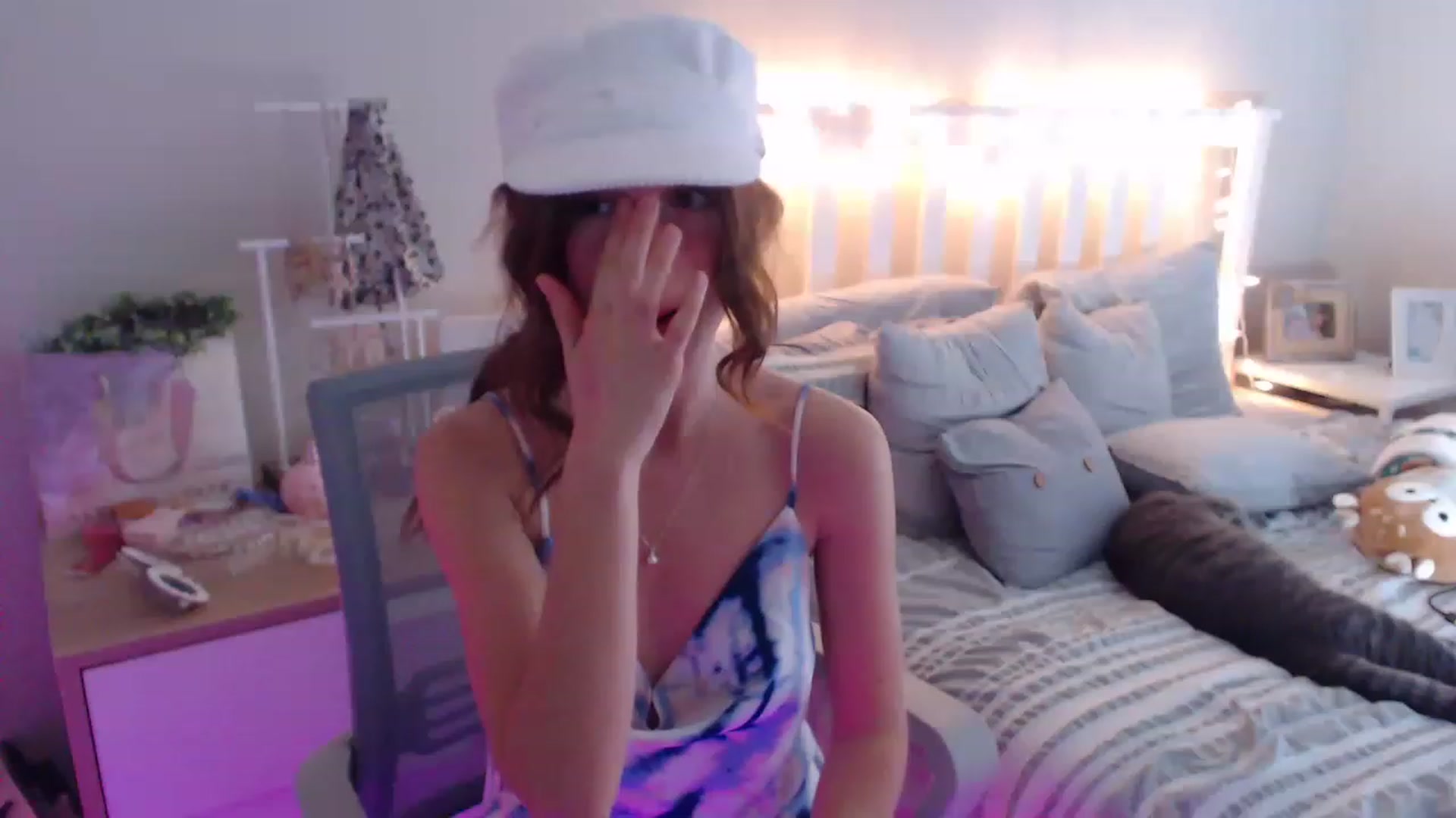 Gallery image thumbnail from Faeryfawn's myfreecams stream on, 02/03/2023, 21:11 image 3 of 20