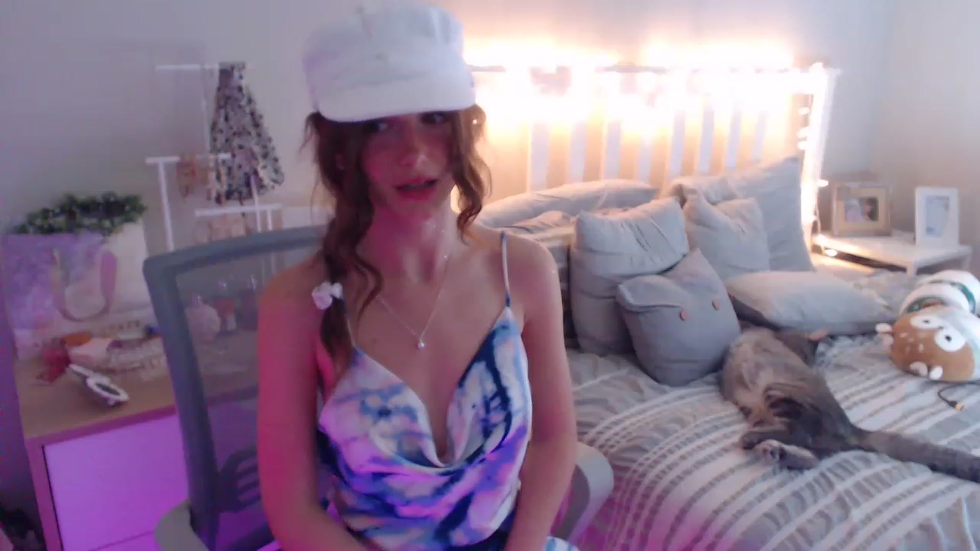 Gallery image thumbnail from Faeryfawn's myfreecams stream on, 02/03/2023, 21:11 image 11 of 20
