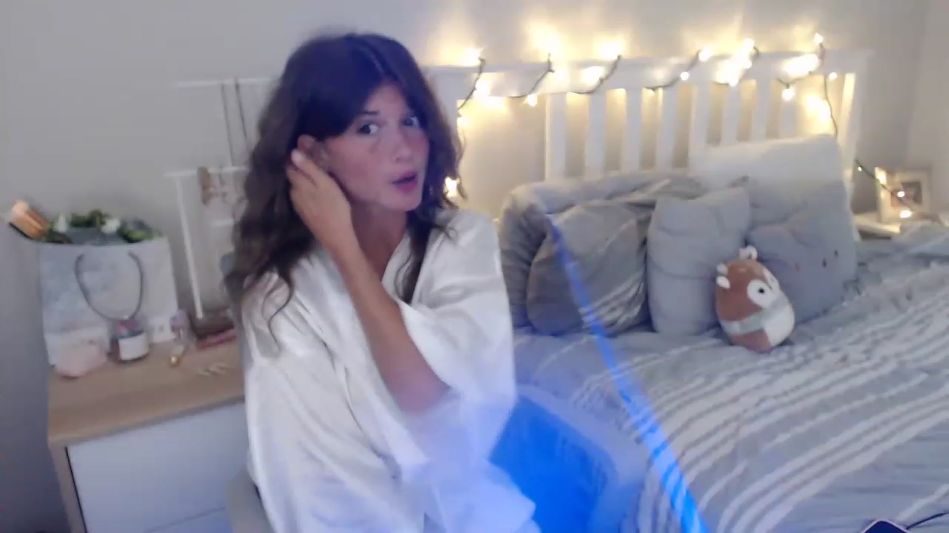 Gallery image thumbnail from Faeryfawn's myfreecams stream on, 04/11/2023, 23:34 image 15 of 20