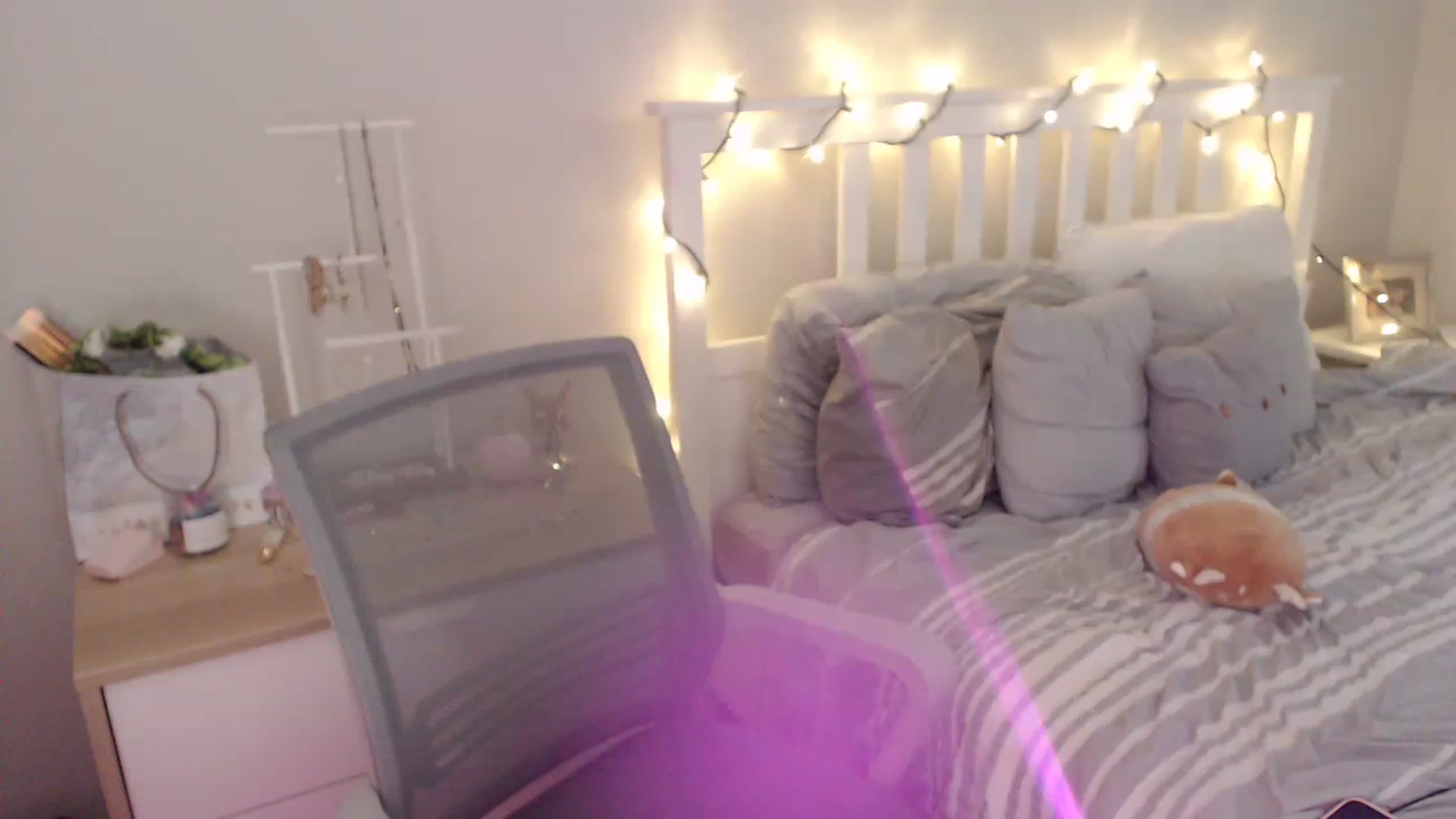 Gallery image thumbnail from Faeryfawn's myfreecams stream on, 04/11/2023, 23:34 image 13 of 20