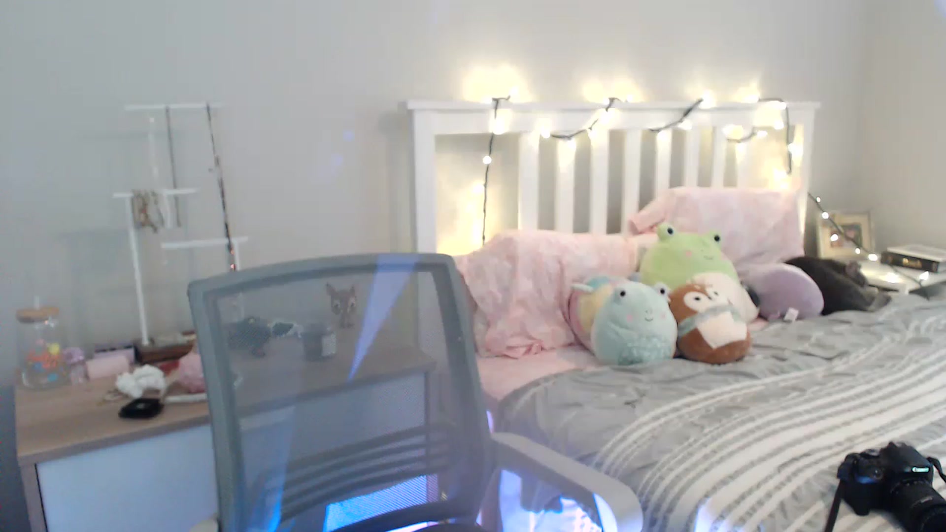 Gallery image thumbnail from Faeryfawn's myfreecams stream on, 05/31/2023, 20:27 image 2 of 20