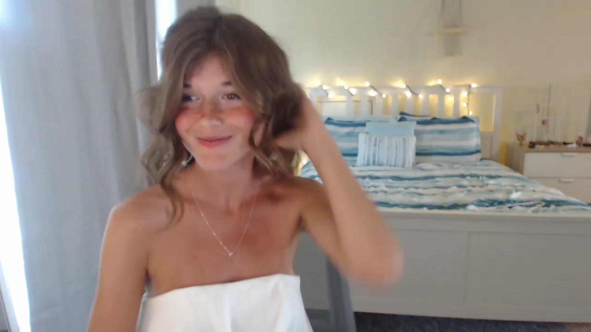 Gallery image thumbnail from Faeryfawn's myfreecams stream on, 08/10/2023, 20:00 image 2 of 20