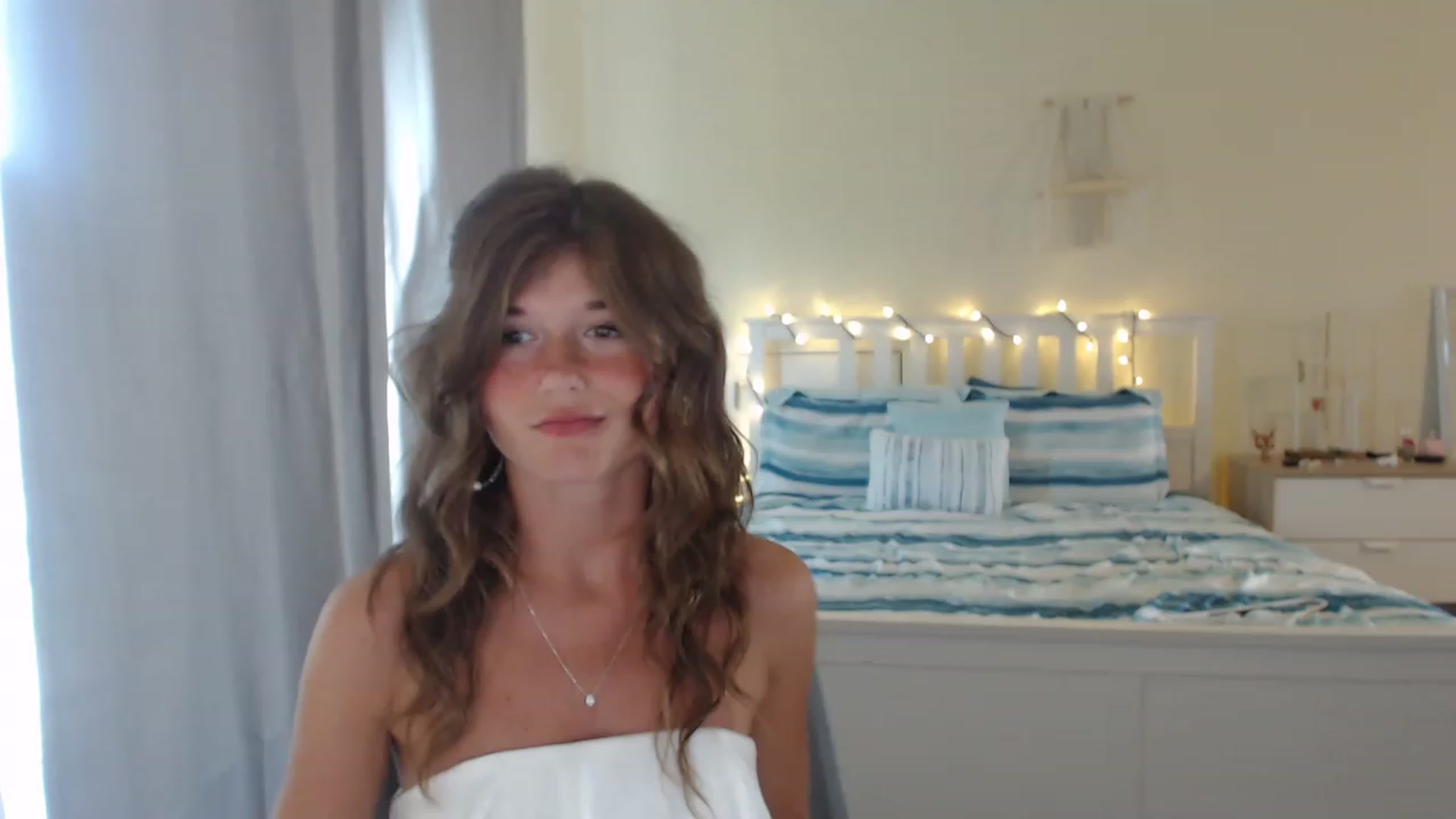 Gallery image thumbnail from Faeryfawn's myfreecams stream on, 08/10/2023, 20:00 image 3 of 20