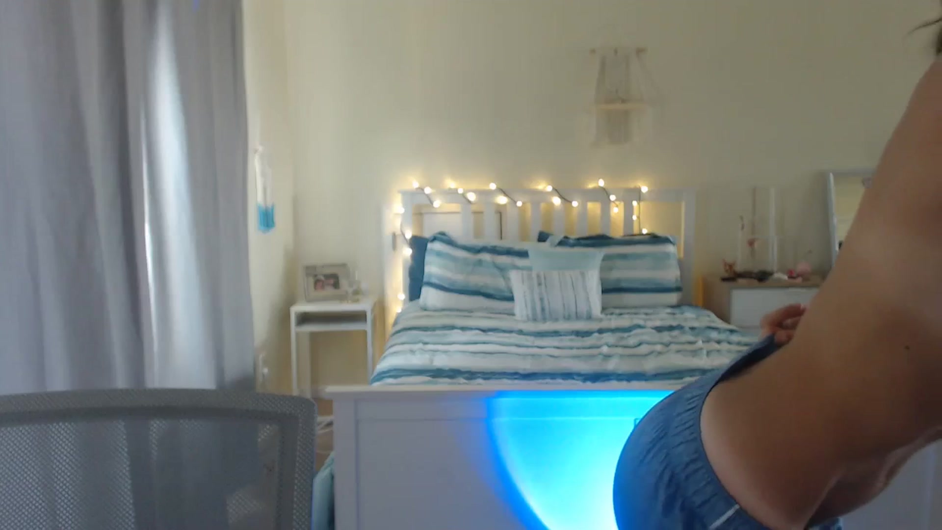 Gallery image thumbnail from Faeryfawn's myfreecams stream on, 08/16/2023, 20:20 image 14 of 20