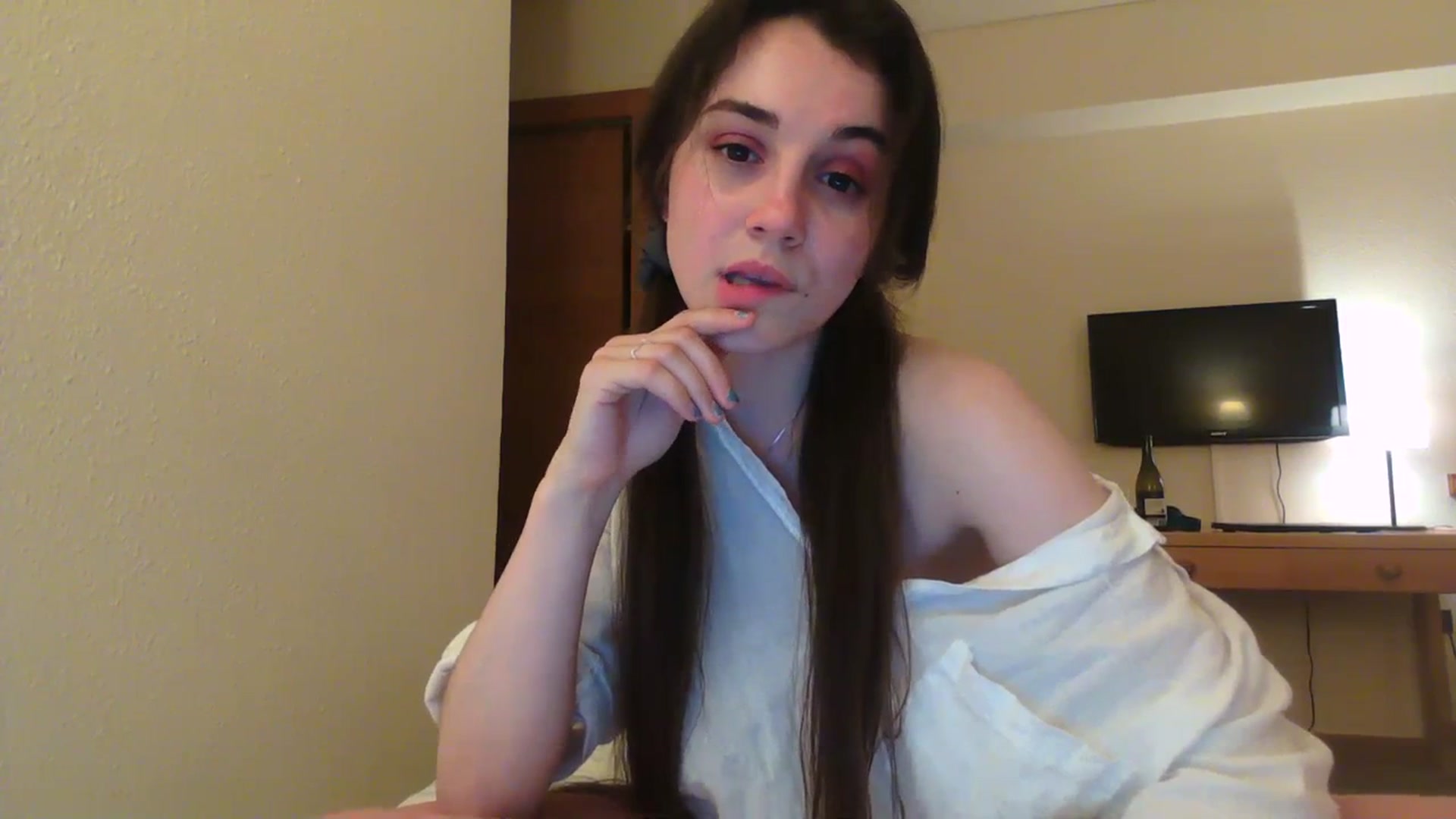 Gallery image thumbnail from FairSnowWhite's myfreecams stream on, 07/06/2023, 18:12 image 14 of 20