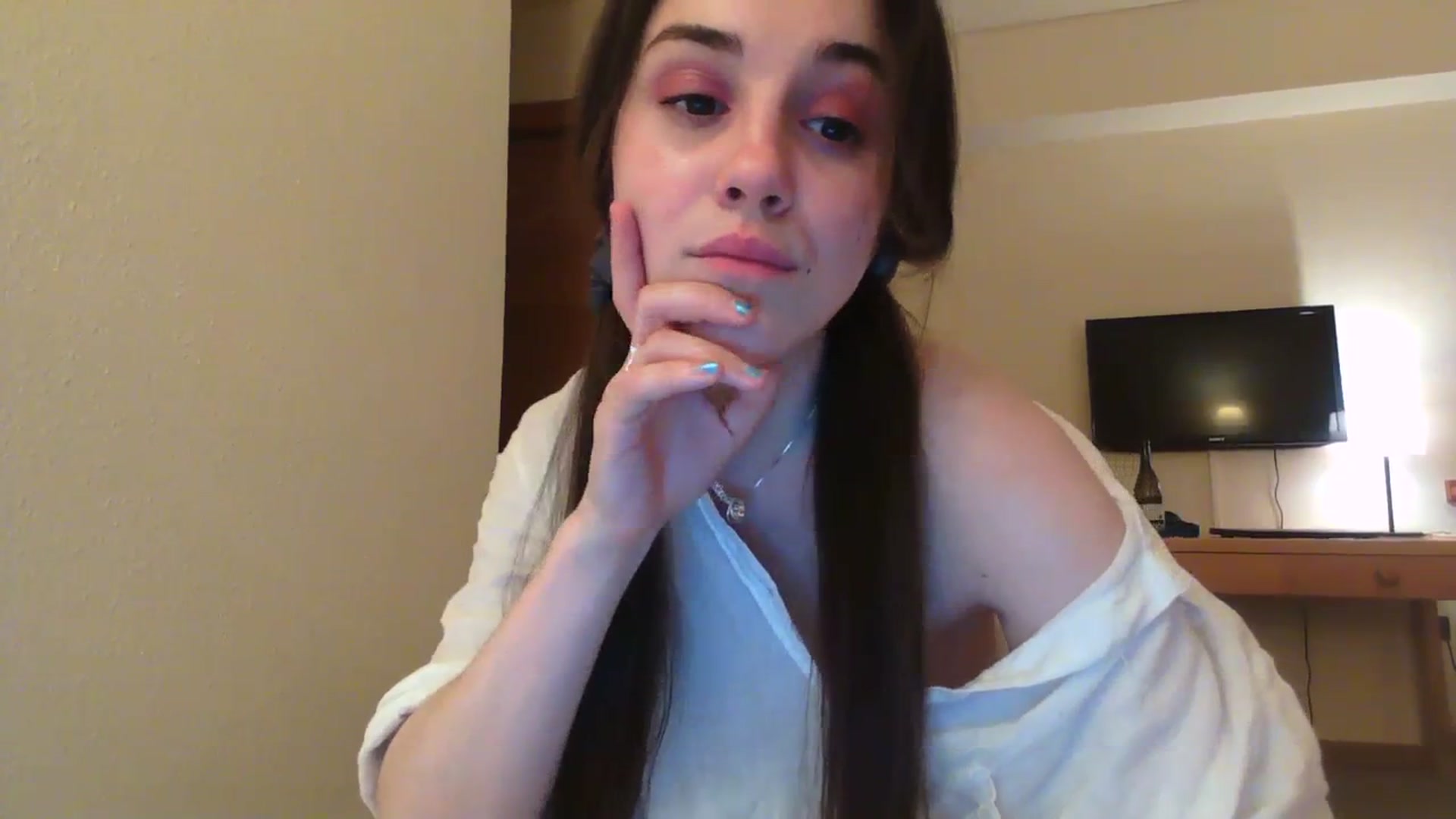 Gallery image thumbnail from FairSnowWhite's myfreecams stream on, 07/06/2023, 18:12 image 12 of 20