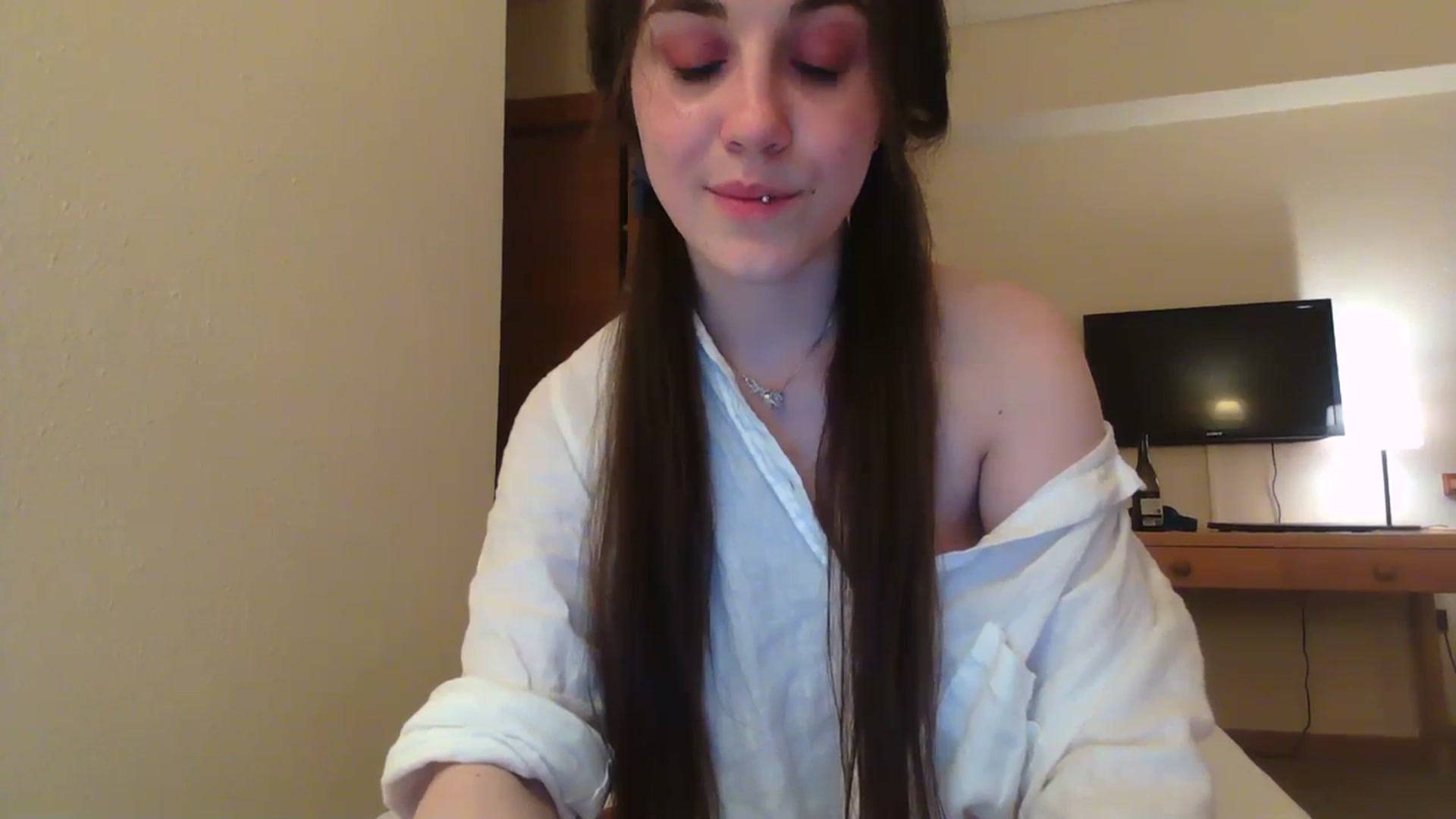 Gallery image thumbnail from FairSnowWhite's myfreecams stream on, 07/06/2023, 18:12 image 9 of 20