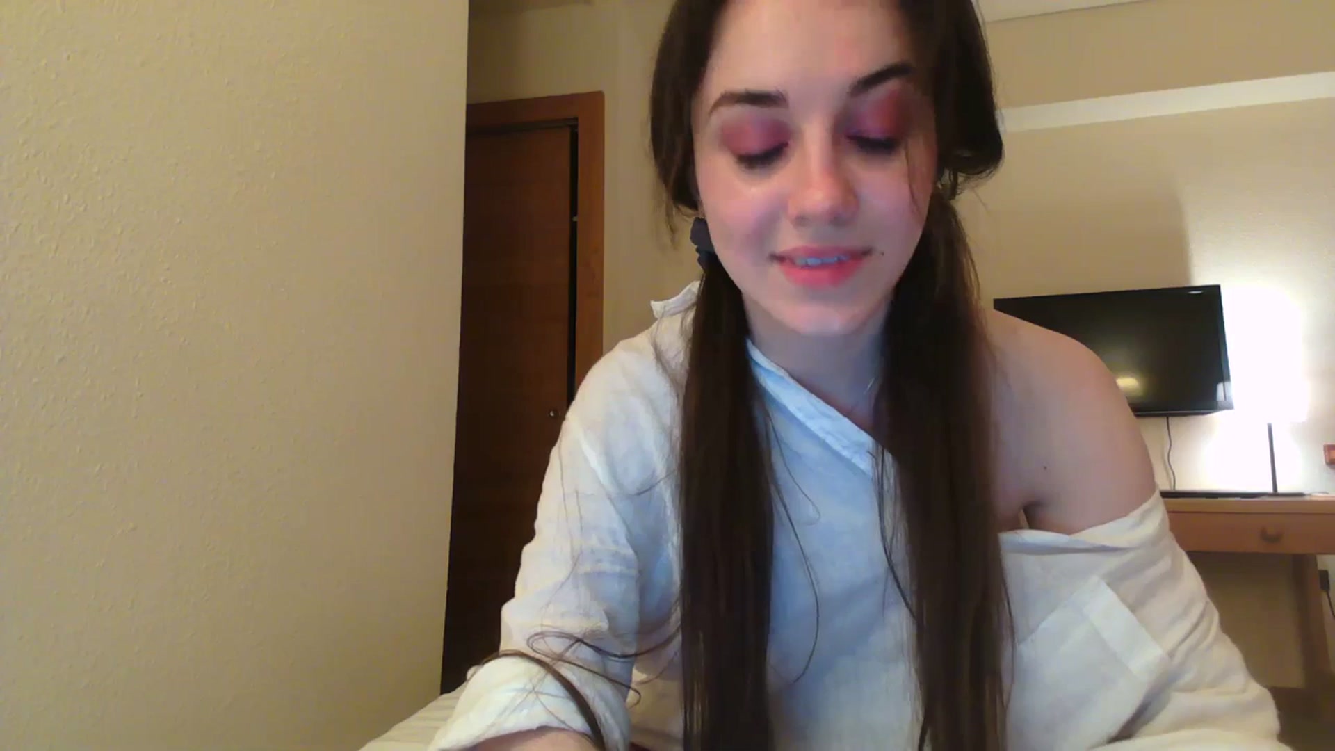 Gallery image thumbnail from FairSnowWhite's myfreecams stream on, 07/06/2023, 18:12 image 5 of 20