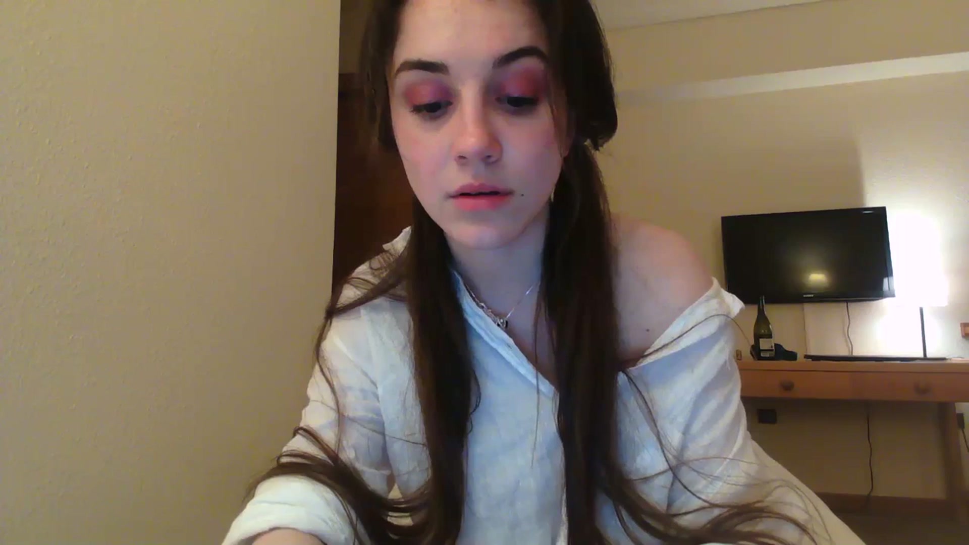 Gallery image thumbnail from FairSnowWhite's myfreecams stream on, 07/06/2023, 18:12 image 3 of 20
