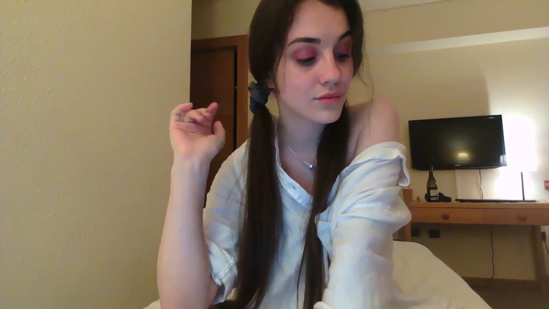 Gallery image thumbnail from FairSnowWhite's myfreecams stream on, 07/06/2023, 18:12 image 13 of 20