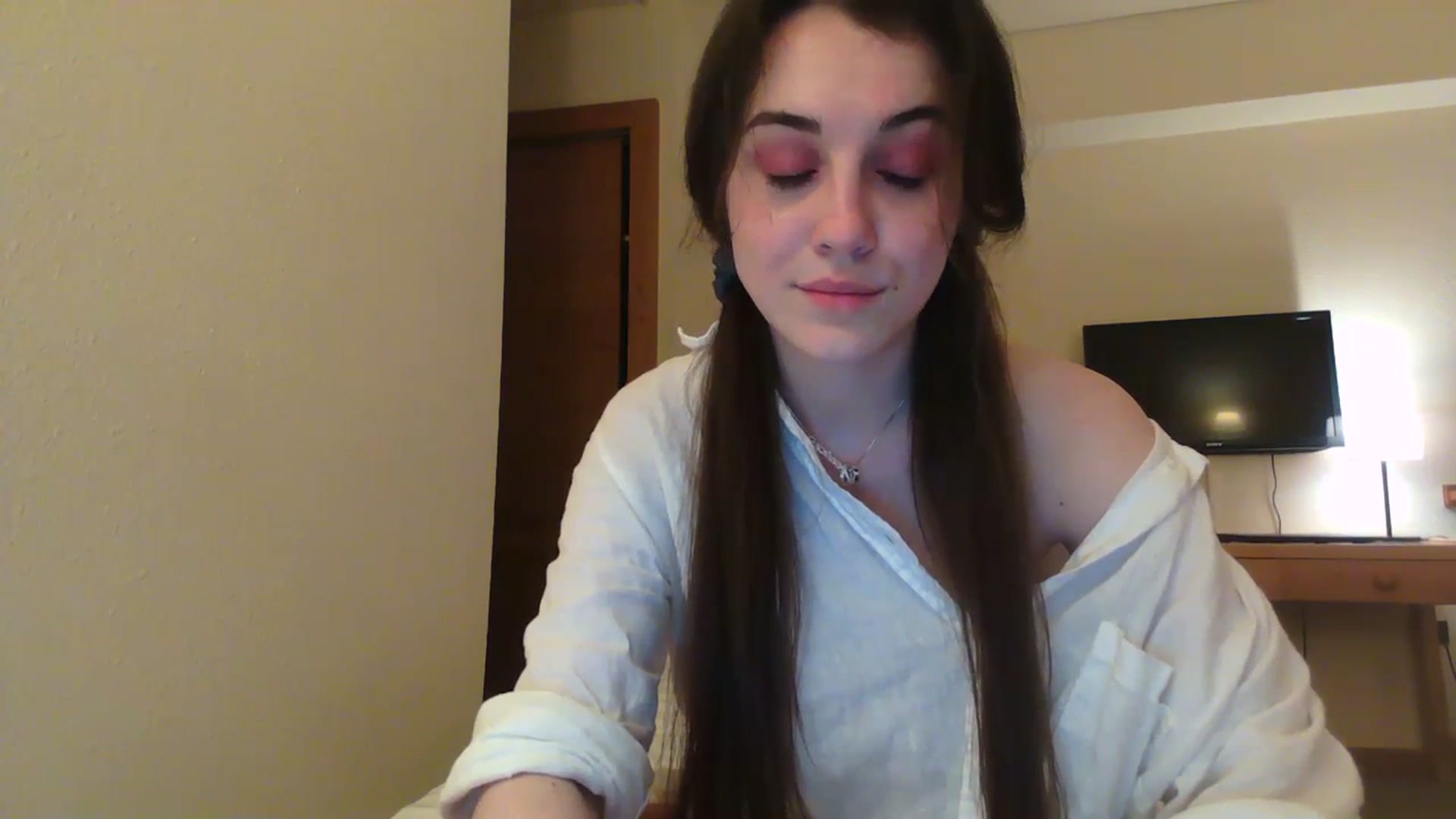 Gallery image thumbnail from FairSnowWhite's myfreecams stream on, 07/06/2023, 18:12 image 11 of 20