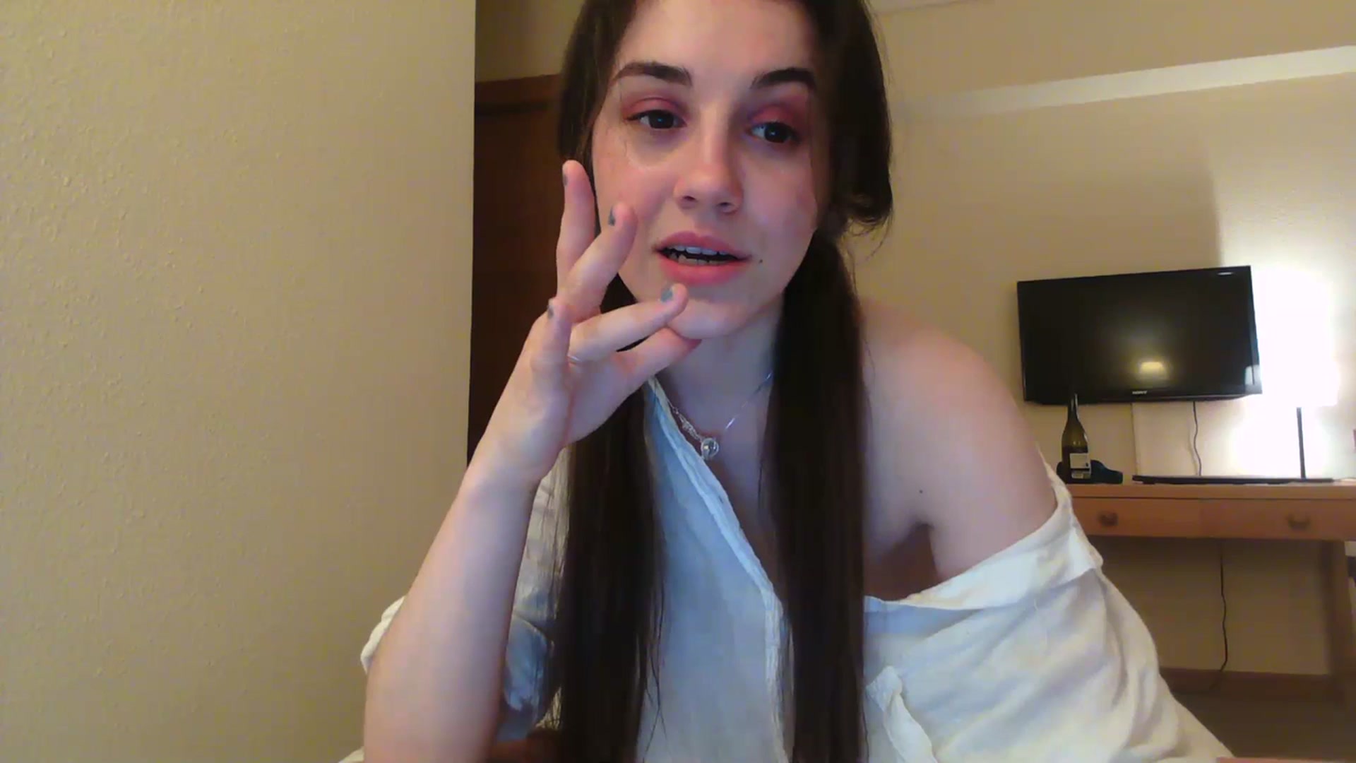 Gallery image thumbnail from FairSnowWhite's myfreecams stream on, 07/06/2023, 18:12 image 15 of 20