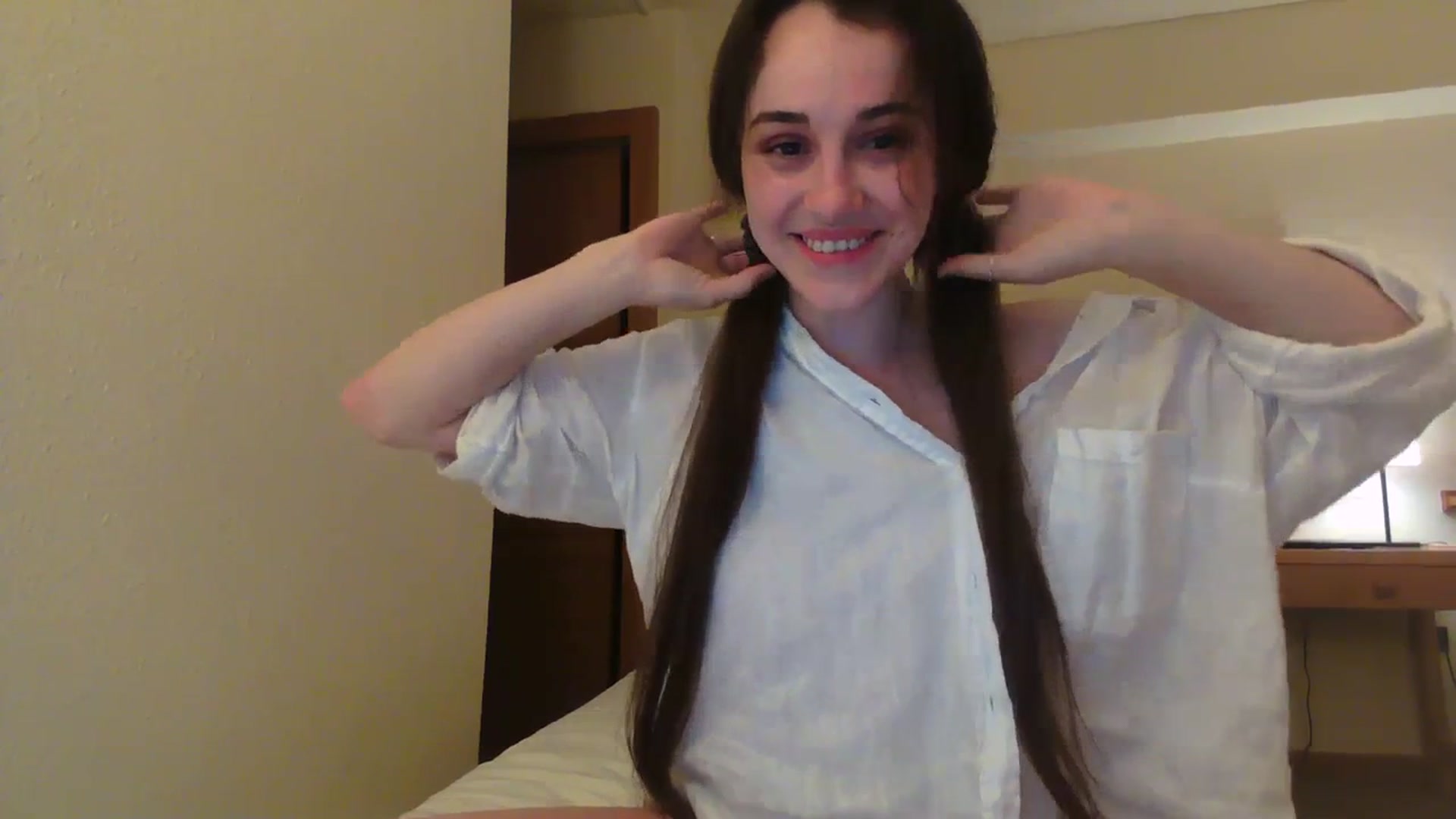 Gallery image thumbnail from FairSnowWhite's myfreecams stream on, 07/06/2023, 18:12 image 8 of 20