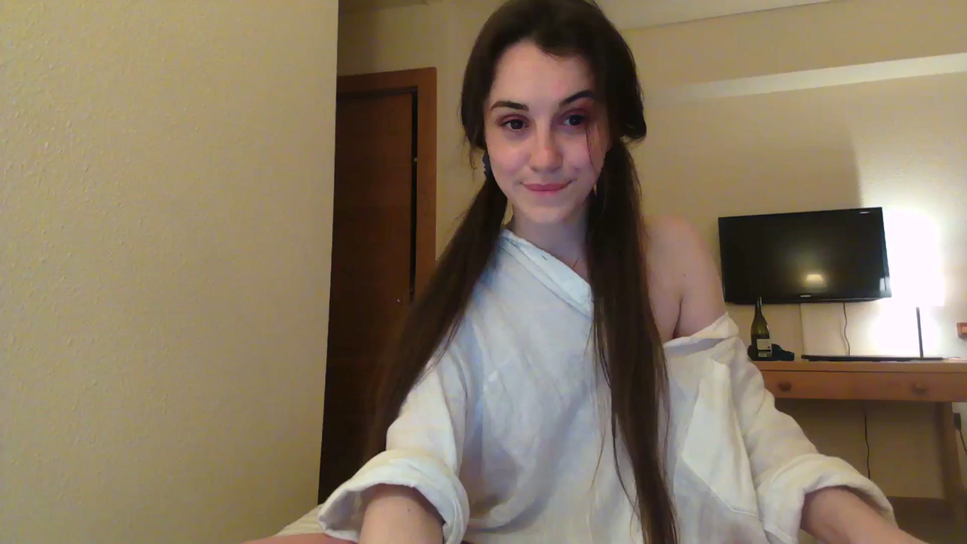 Gallery image thumbnail from FairSnowWhite's myfreecams stream on, 07/06/2023, 18:12 image 7 of 20