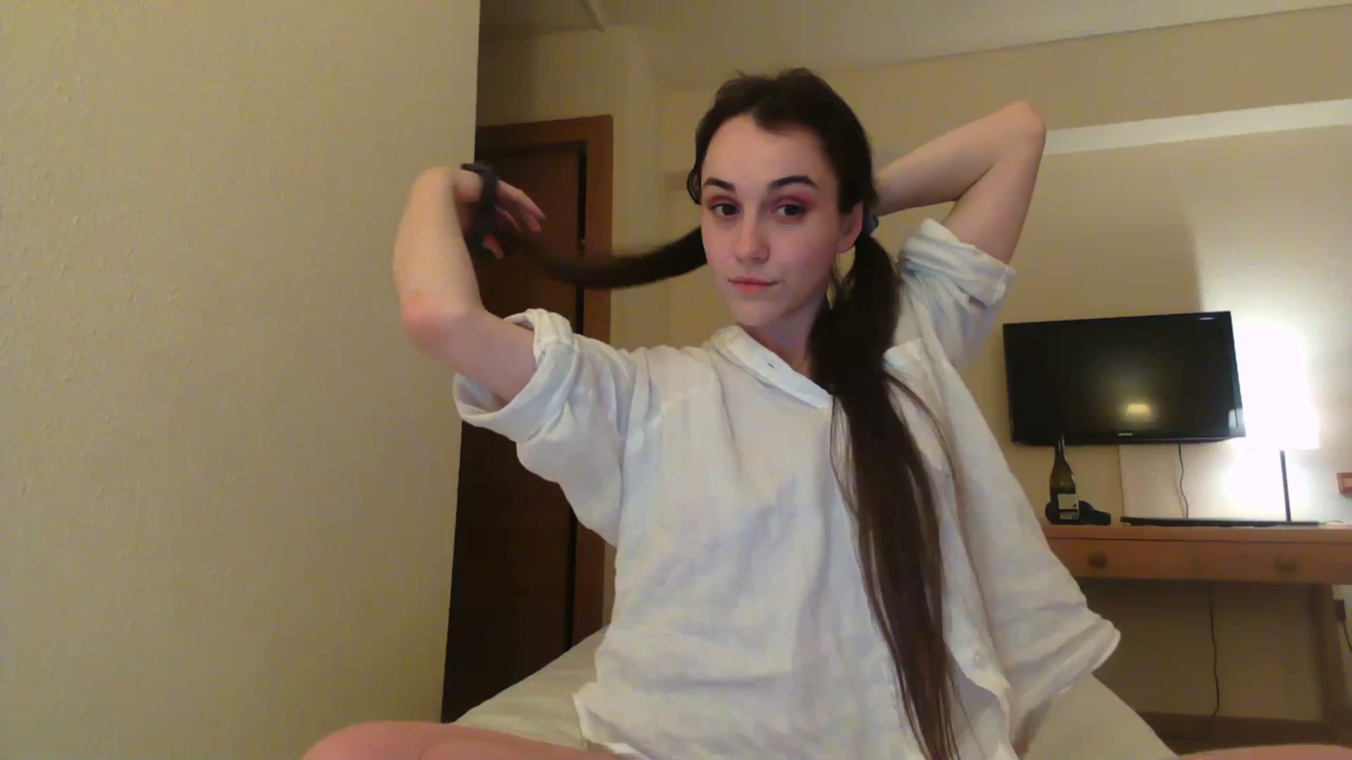 Gallery image thumbnail from FairSnowWhite's myfreecams stream on, 07/06/2023, 18:12 image 1 of 20