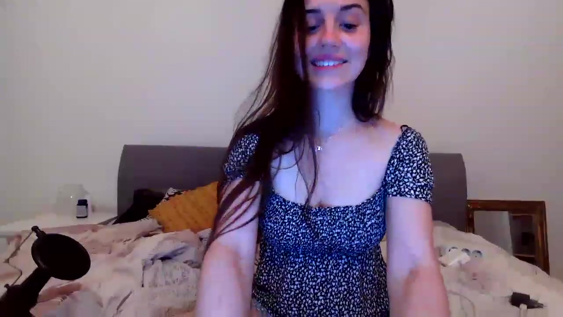 Gallery image thumbnail from FairSnowWhite's myfreecams stream on, 08/15/2023, 18:35 image 17 of 20