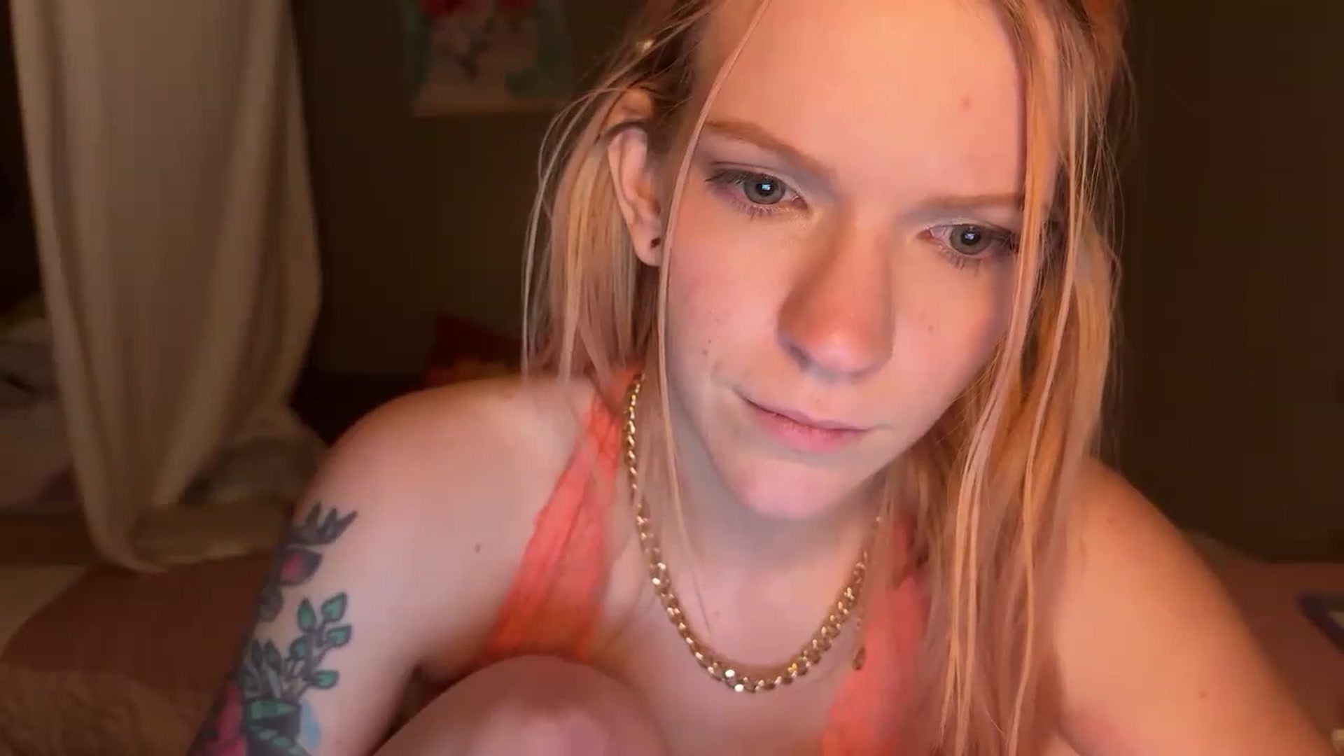 Gallery image thumbnail from Fairlyfaeriee's myfreecams stream on, 12/10/2024, 09:40 image 10 of 20