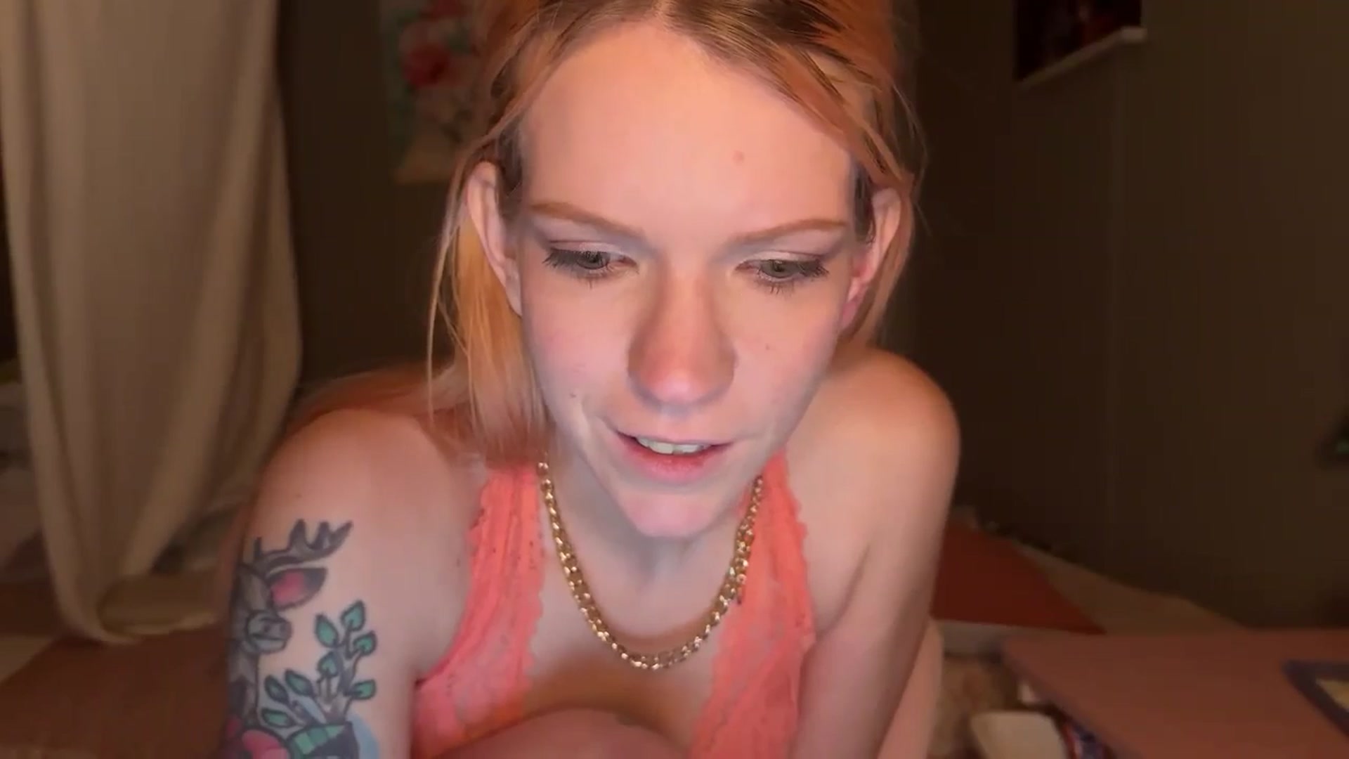 Gallery image thumbnail from Fairlyfaeriee's myfreecams stream on, 12/10/2024, 09:40 image 5 of 20
