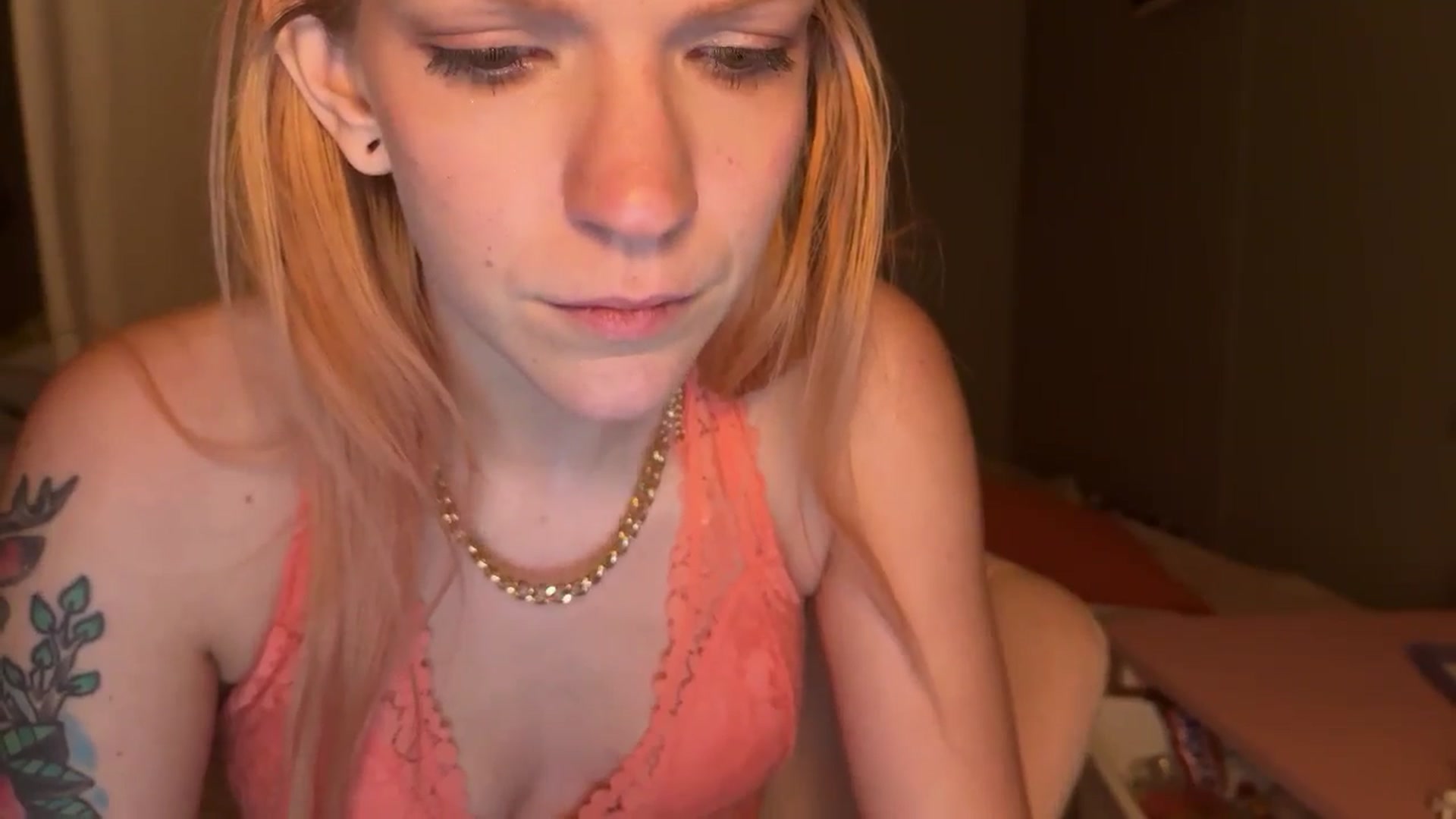 Gallery image thumbnail from Fairlyfaeriee's myfreecams stream on, 12/10/2024, 09:40 image 12 of 20