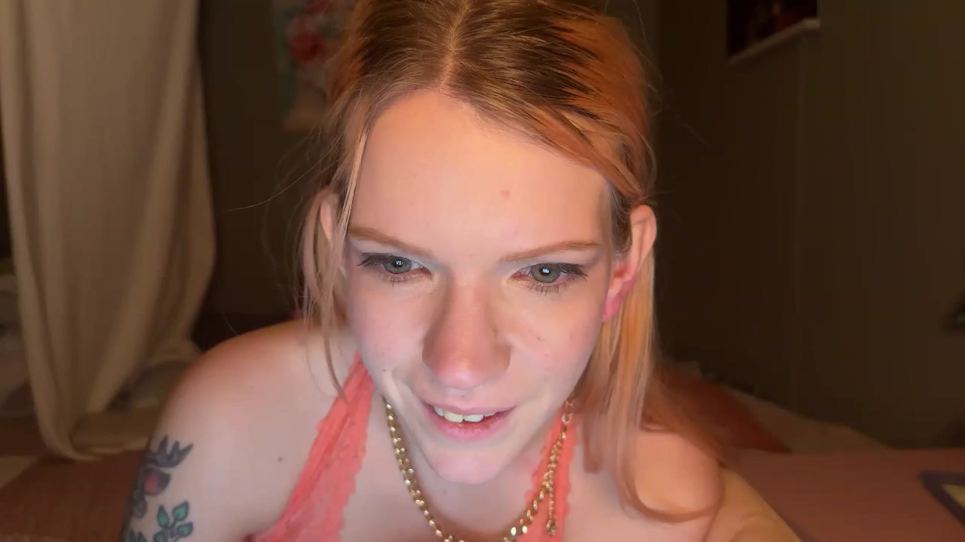 Gallery image thumbnail from Fairlyfaeriee's myfreecams stream on, 12/10/2024, 09:40 image 3 of 20
