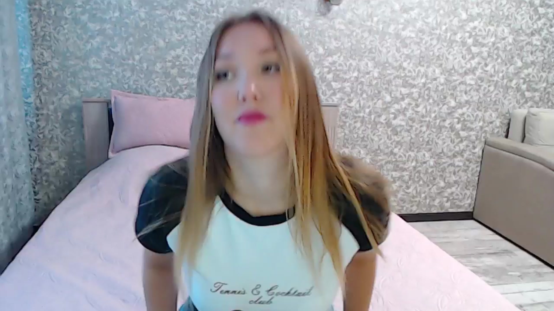 Gallery image thumbnail from Fairy_Moon1's myfreecams stream on, 05/08/2025, 06:29 image 17 of 20