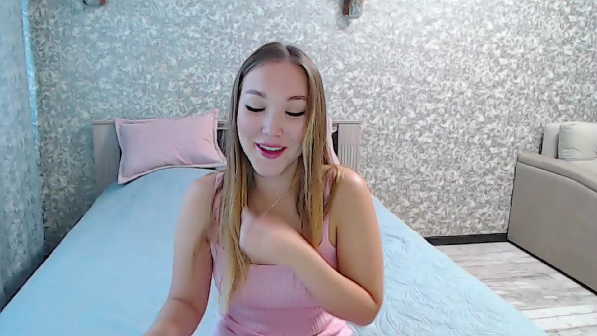 Gallery image thumbnail from Fairy_Moon1's myfreecams stream on, 06/05/2025, 06:17 image 17 of 20