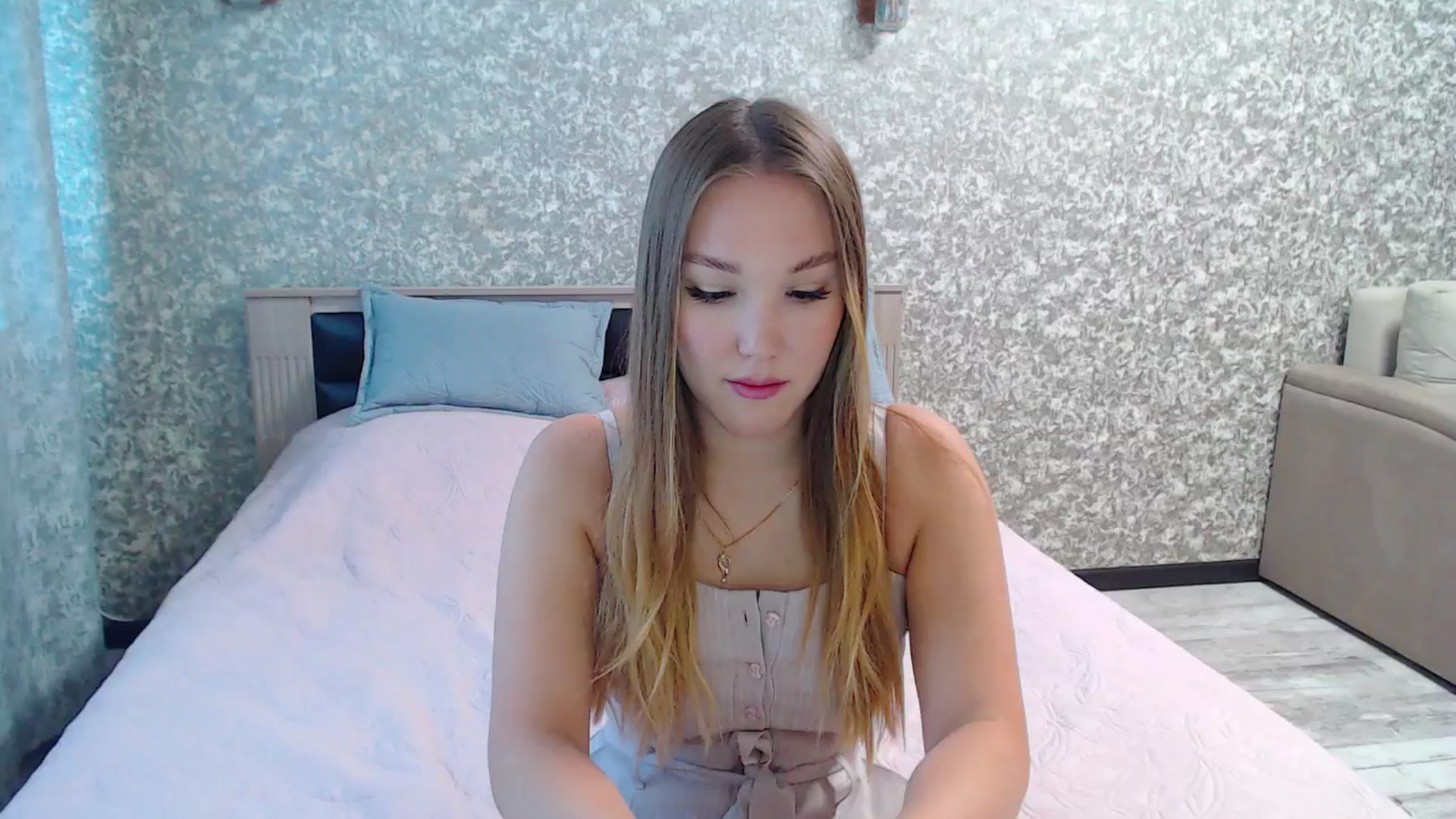 Gallery image thumbnail from Fairy_Moon1's myfreecams stream on, 06/12/2025, 06:58 image 9 of 20