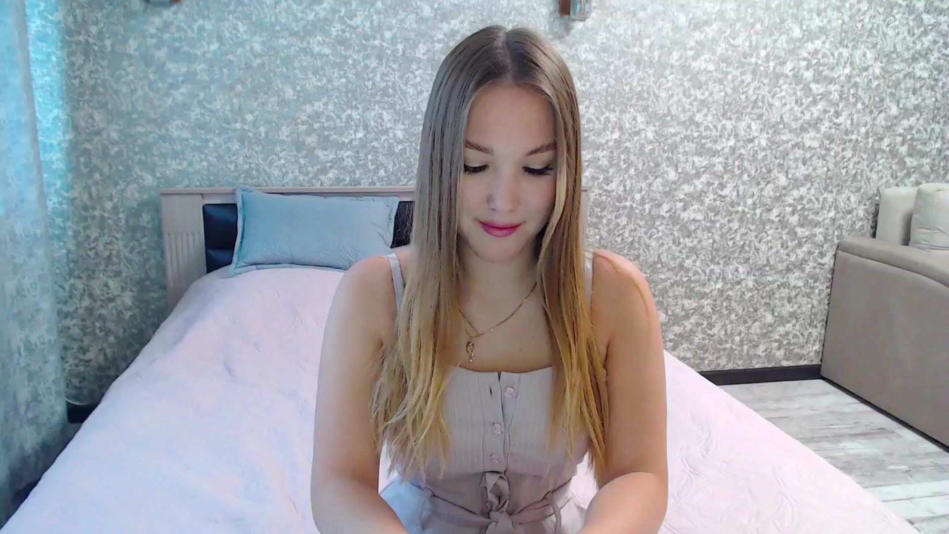 Gallery image thumbnail from Fairy_Moon1's myfreecams stream on, 06/12/2025, 06:58 image 6 of 20