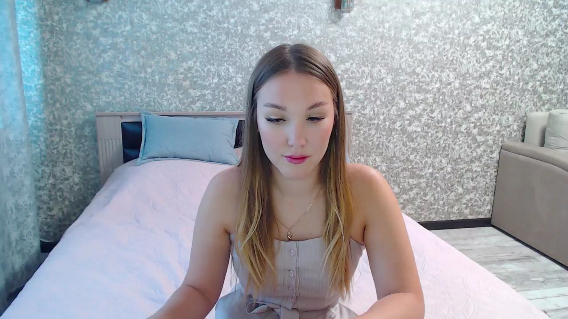 Gallery image thumbnail from Fairy_Moon1's myfreecams stream on, 06/12/2025, 07:33 image 18 of 20