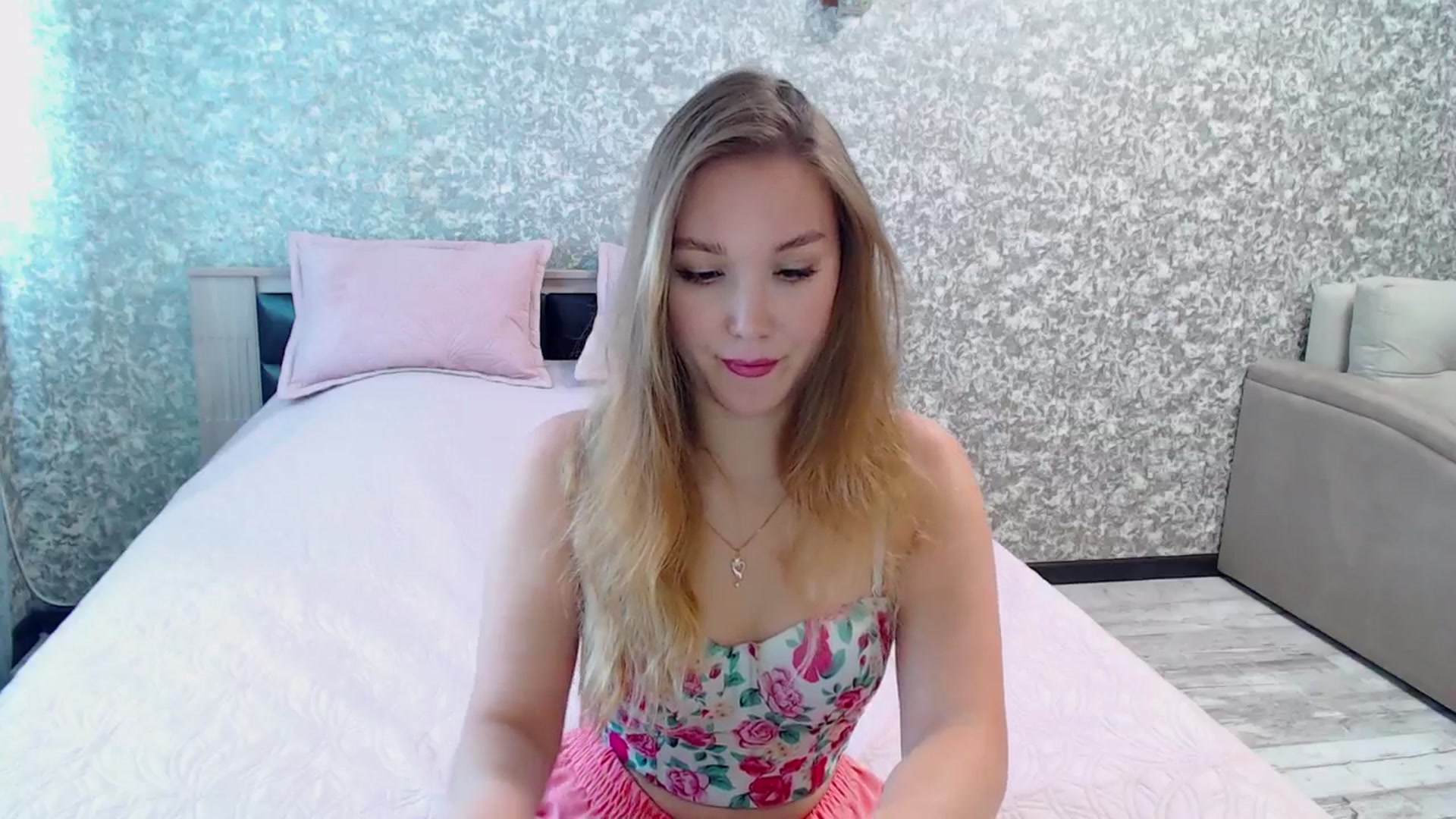 Gallery image thumbnail from Fairy_Moon1's myfreecams stream on, 06/14/2025, 09:59 image 20 of 20