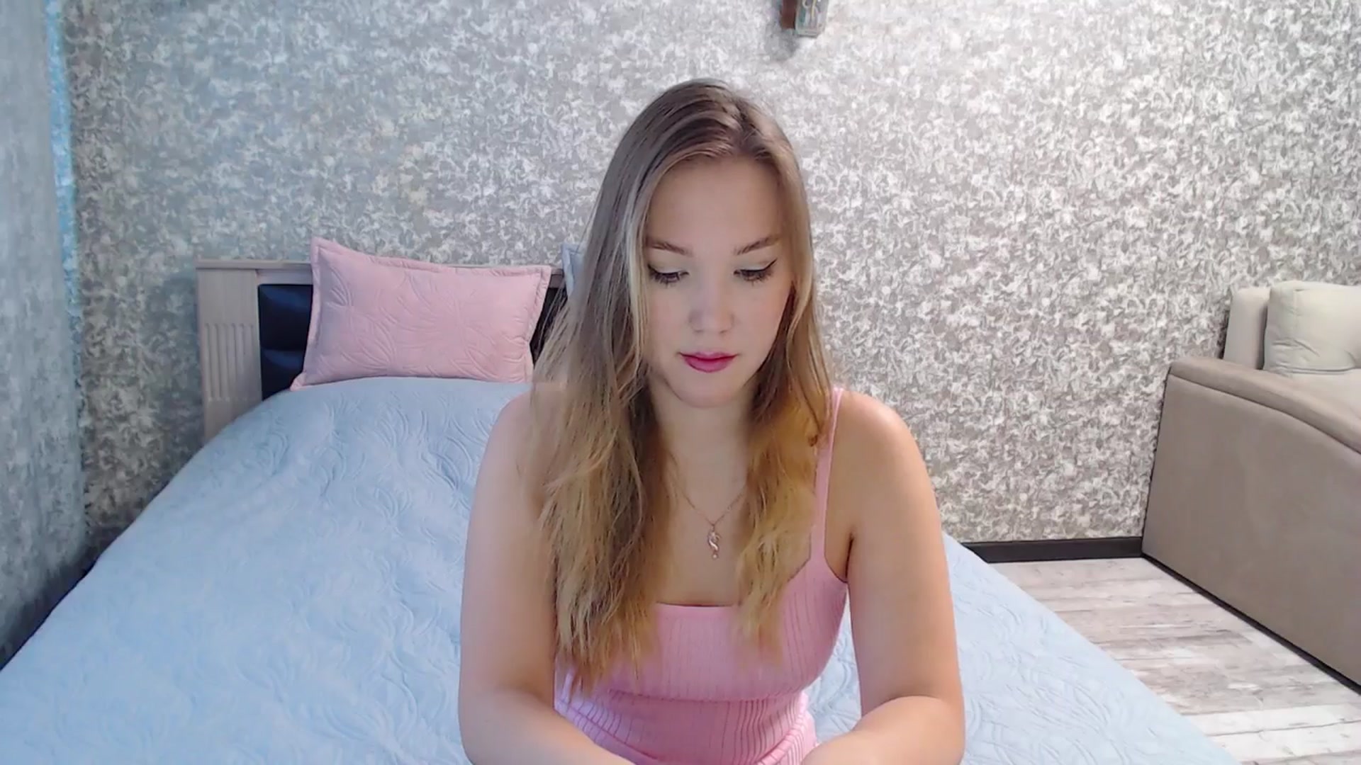 Gallery image thumbnail from Fairy_Moon1's myfreecams stream on, 06/19/2025, 06:26 image 2 of 20