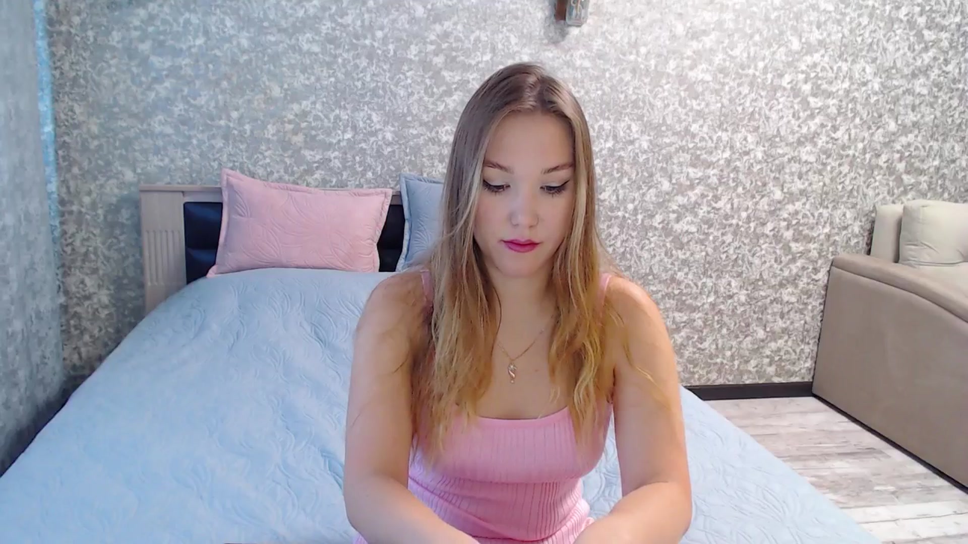 Gallery image thumbnail from Fairy_Moon1's myfreecams stream on, 06/19/2025, 06:26 image 11 of 20