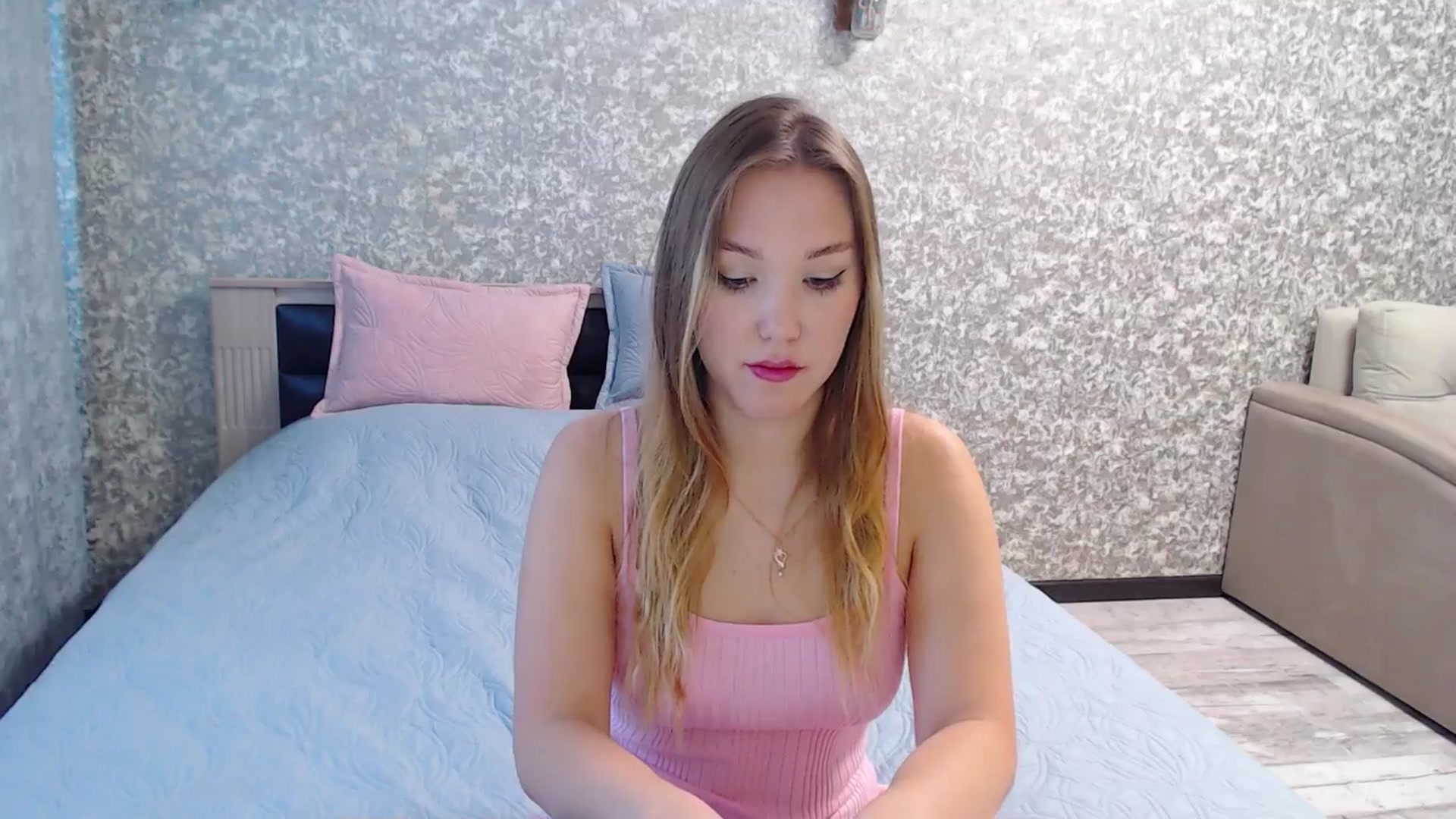 Gallery image thumbnail from Fairy_Moon1's myfreecams stream on, 06/19/2025, 06:26 image 15 of 20