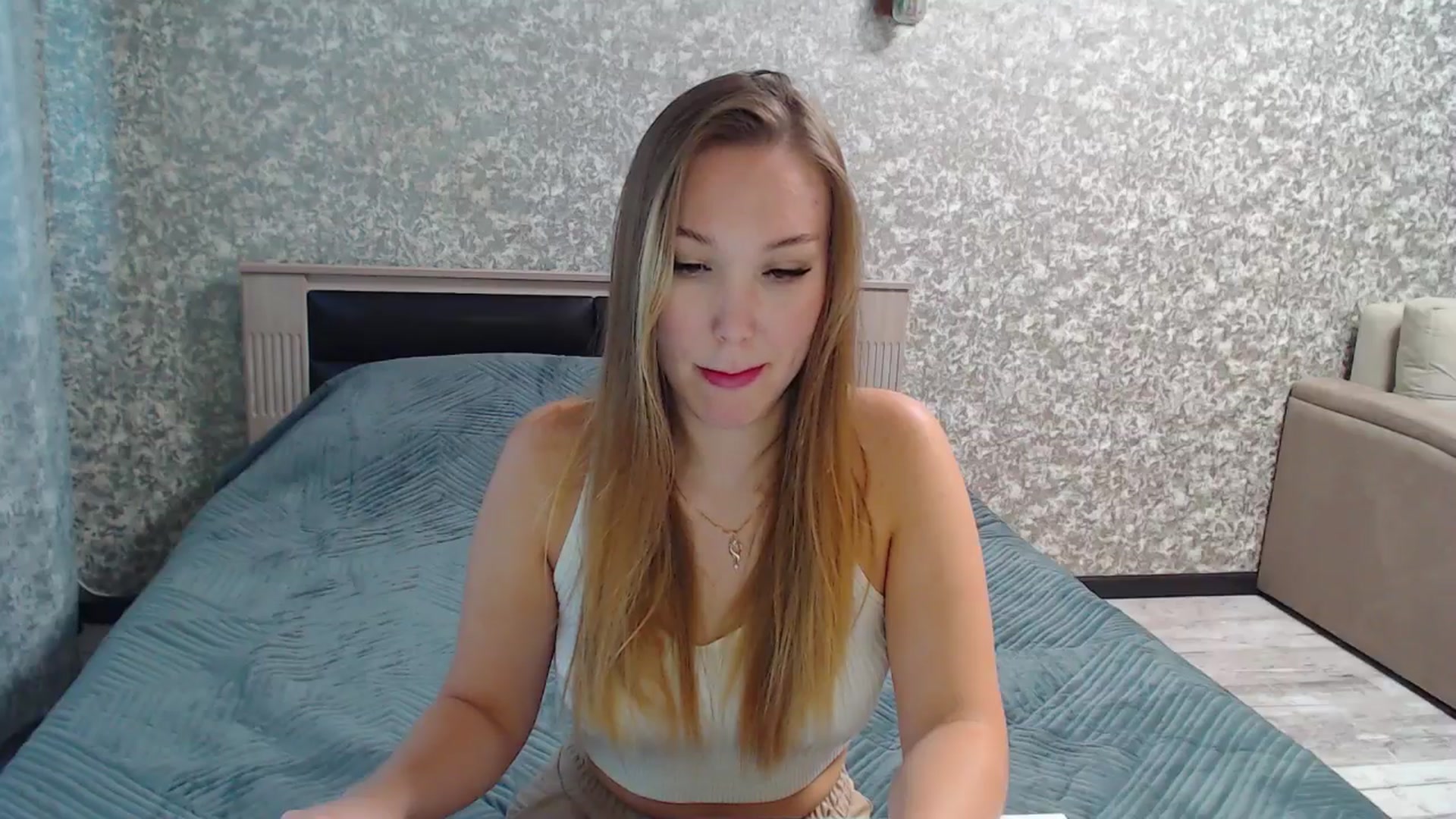 Gallery image thumbnail from Fairy_Moon1's myfreecams stream on, 07/01/2025, 07:48 image 17 of 20