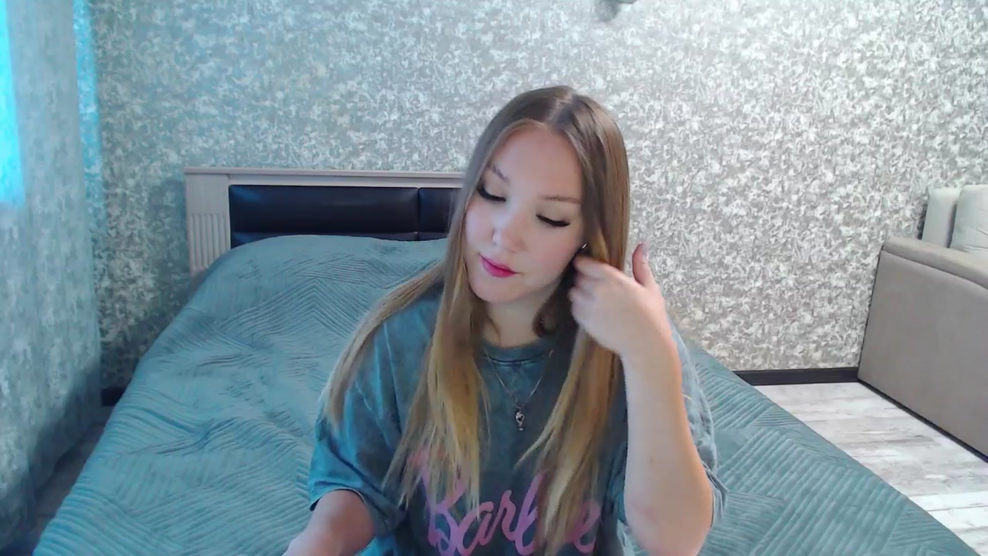 Gallery image thumbnail from Fairy_Moon1's myfreecams stream on, 07/17/2025, 06:45 image 8 of 20