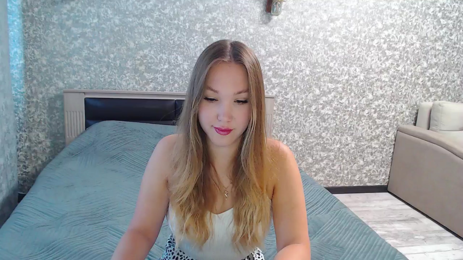 Gallery image thumbnail from Fairy_Moon1's myfreecams stream on, 08/12/2025, 06:00 image 9 of 20