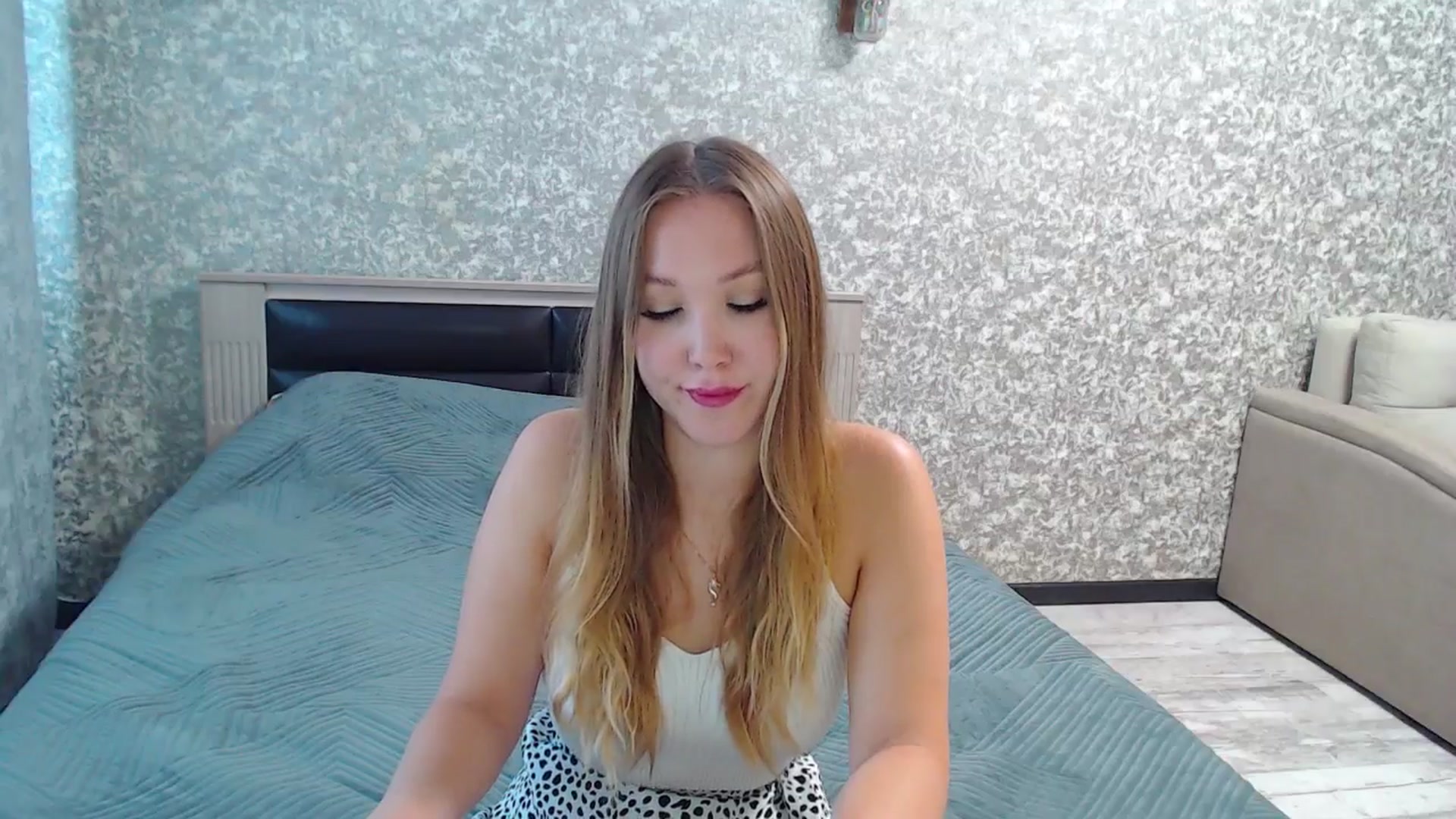 Gallery image thumbnail from Fairy_Moon1's myfreecams stream on, 08/12/2025, 07:47 image 8 of 20