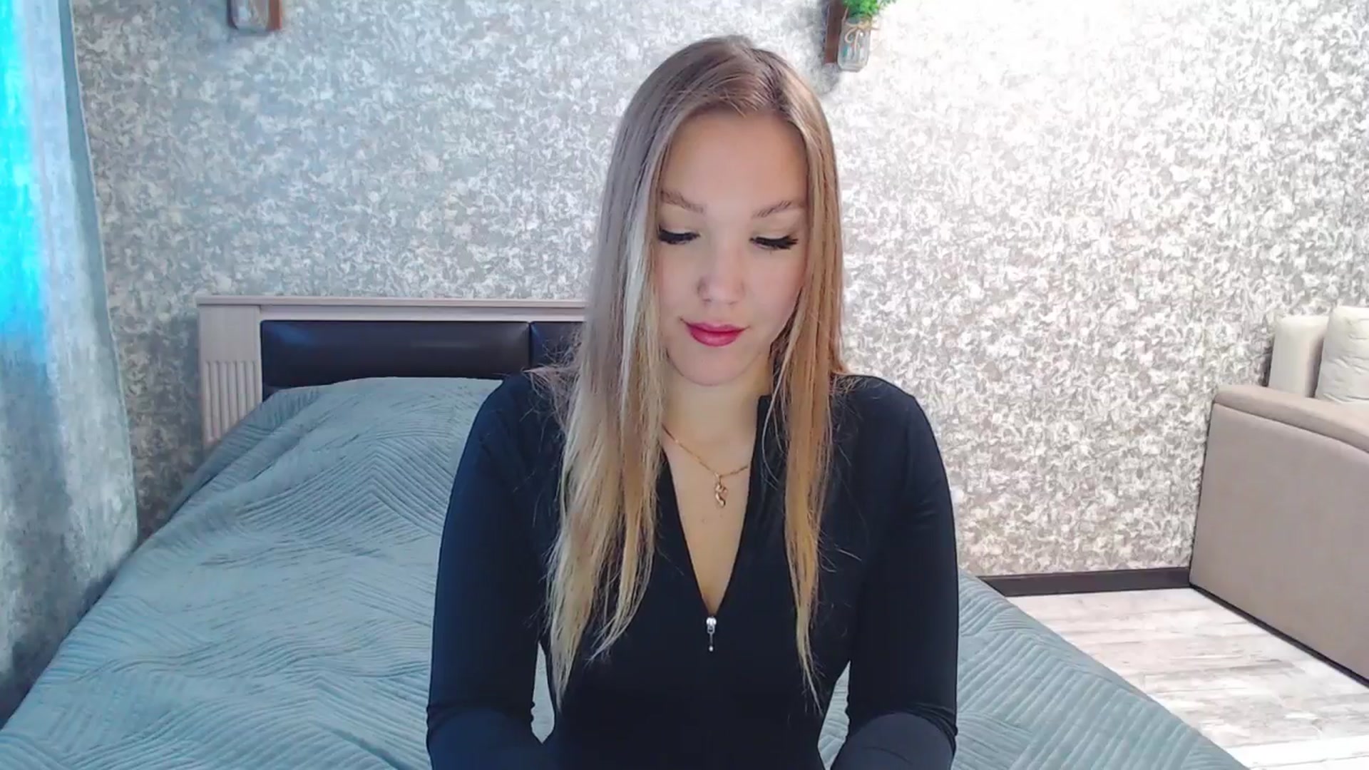 Gallery image thumbnail from Fairy_Moon1's myfreecams stream on, 10/01/2025, 06:02 image 16 of 20
