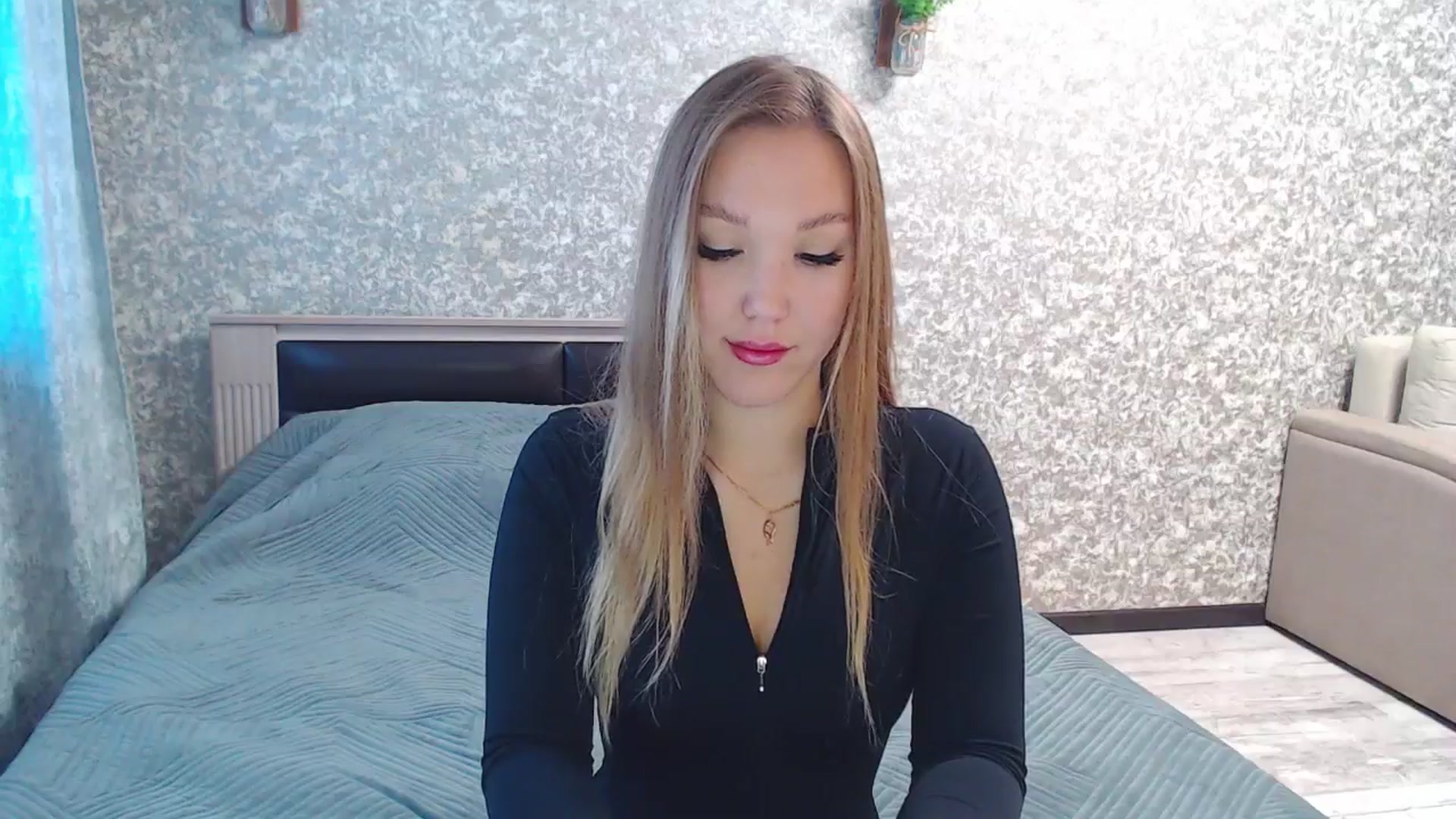 Gallery image thumbnail from Fairy_Moon1's myfreecams stream on, 10/01/2025, 06:02 image 14 of 20
