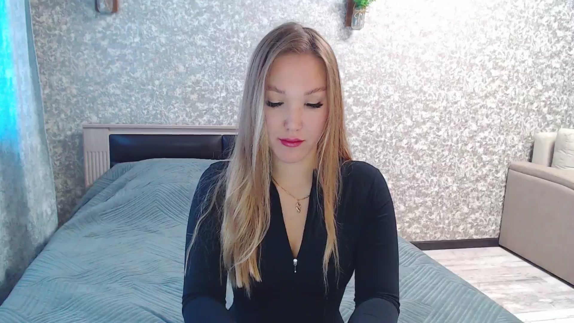 Gallery image thumbnail from Fairy_Moon1's myfreecams stream on, 10/01/2025, 06:02 image 18 of 20
