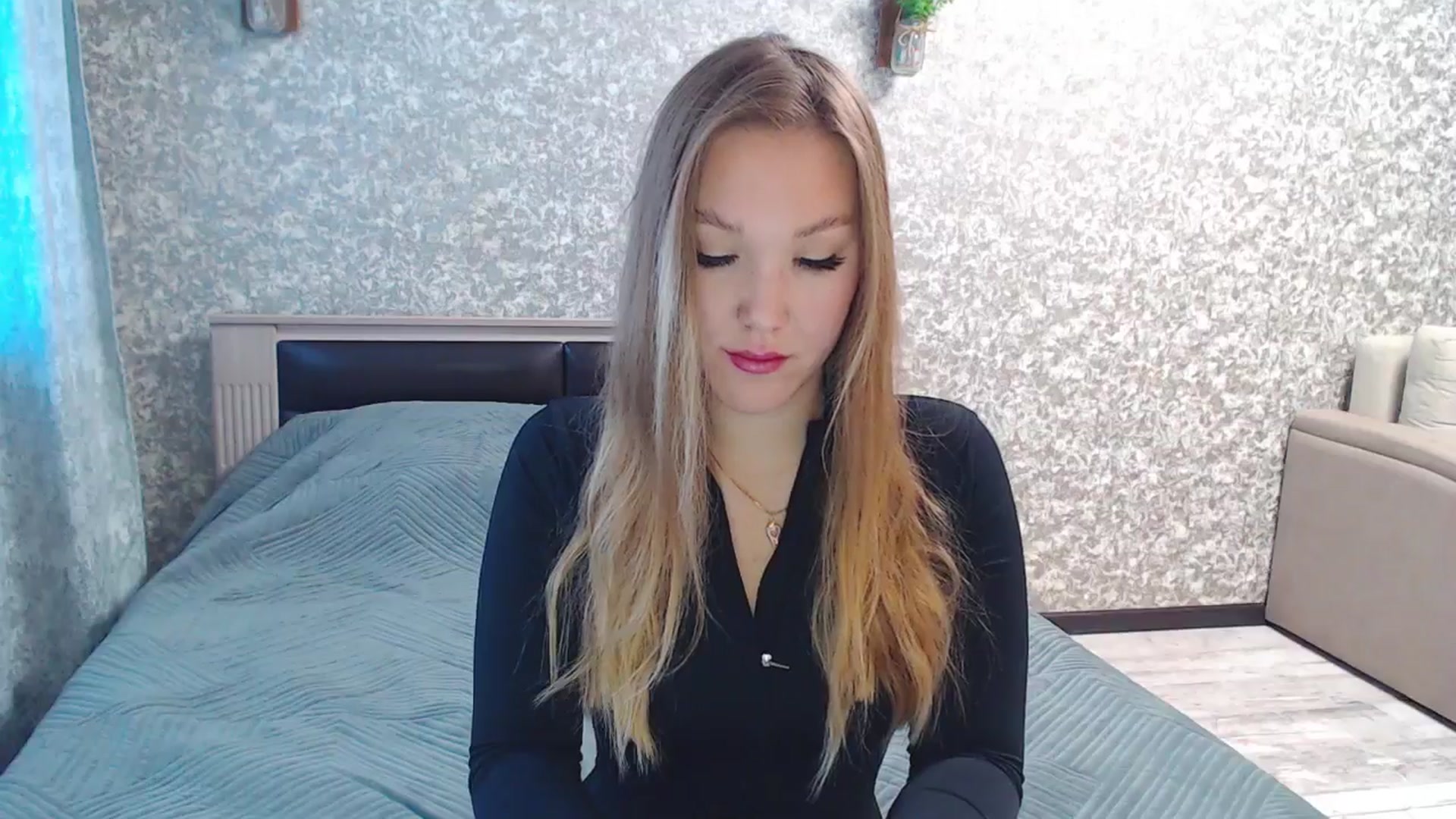 Gallery image thumbnail from Fairy_Moon1's myfreecams stream on, 10/01/2025, 06:02 image 8 of 20