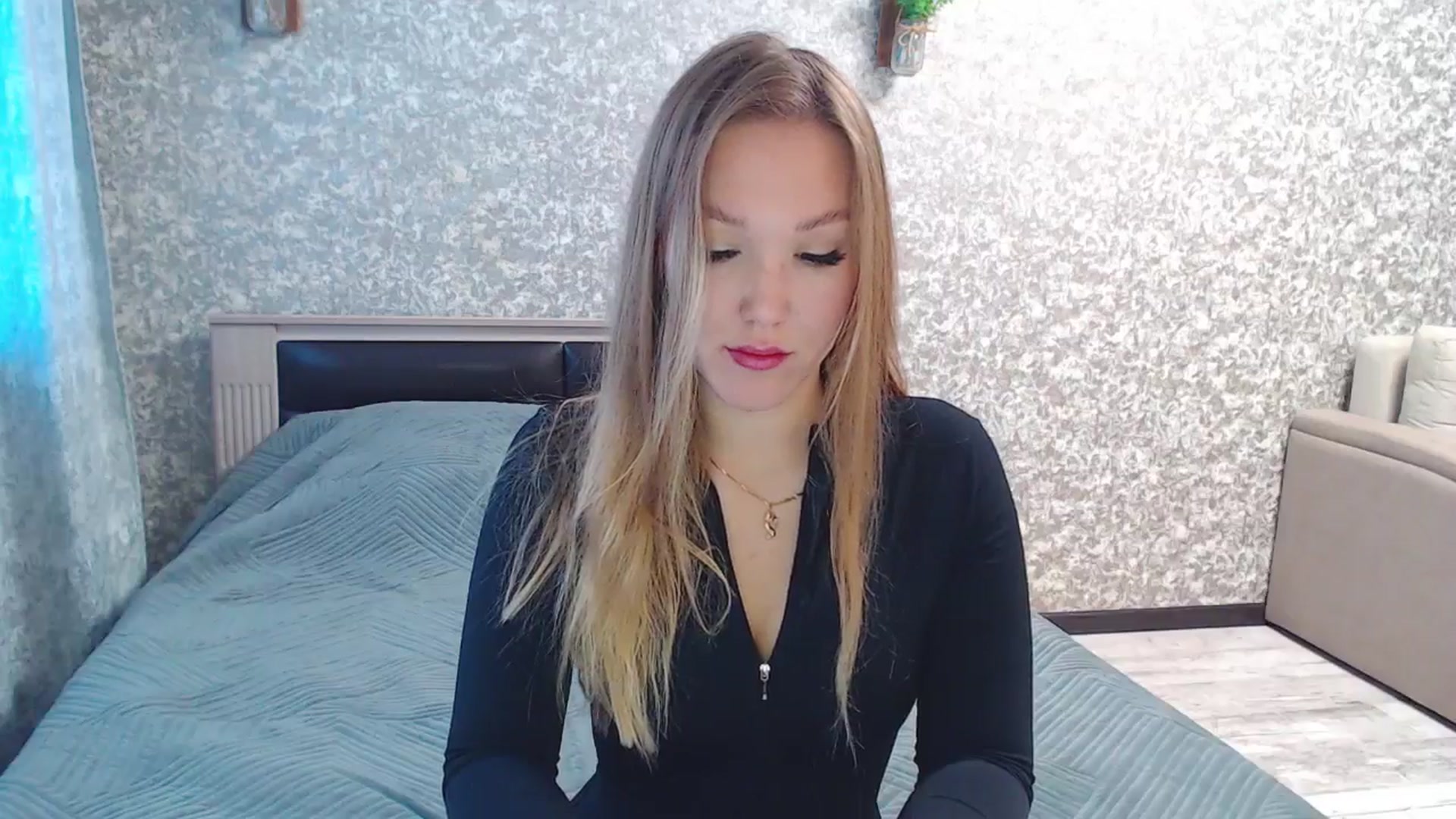 Gallery image thumbnail from Fairy_Moon1's myfreecams stream on, 10/01/2025, 06:02 image 17 of 20