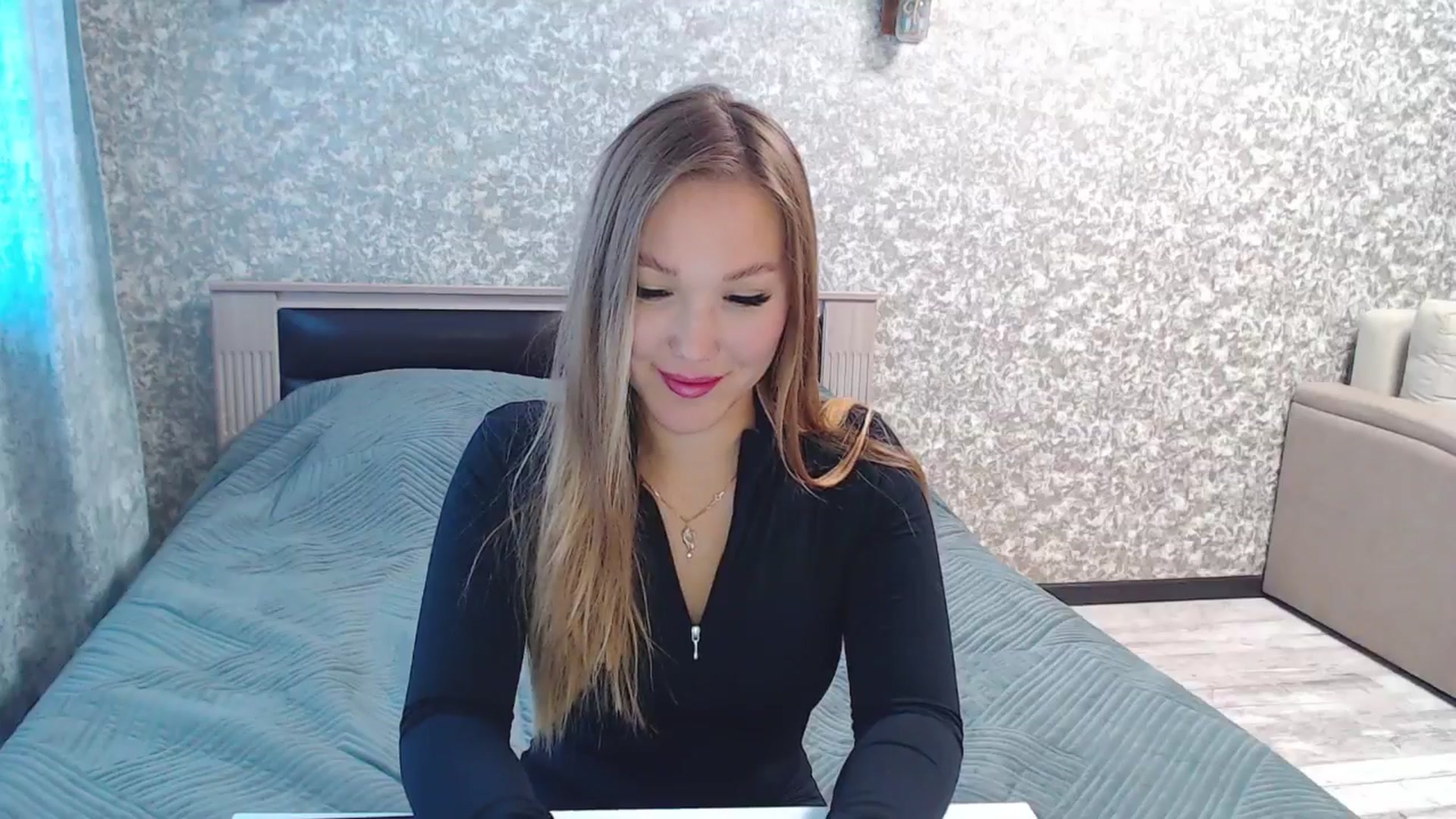 Gallery image thumbnail from Fairy_Moon1's myfreecams stream on, 10/01/2025, 07:32 image 11 of 20
