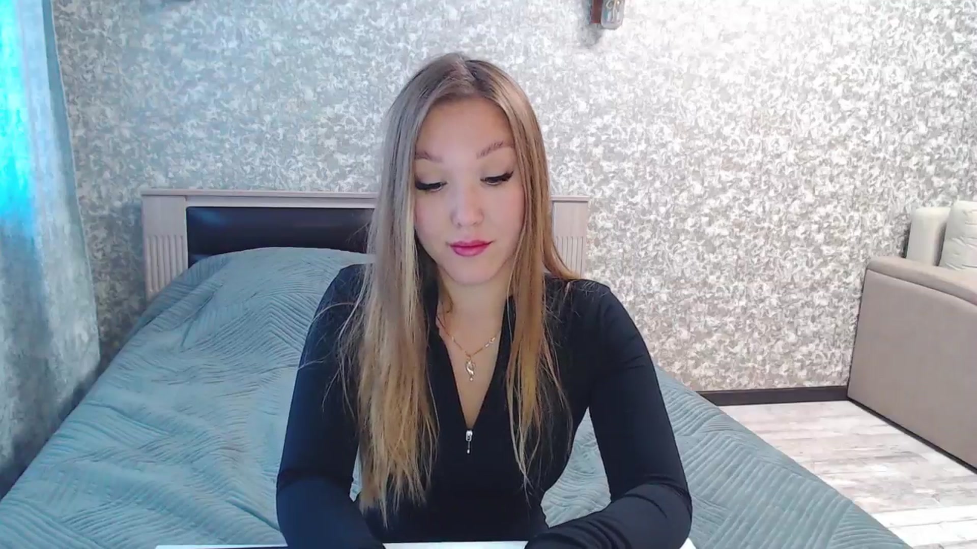 Gallery image thumbnail from Fairy_Moon1's myfreecams stream on, 10/01/2025, 07:32 image 6 of 20