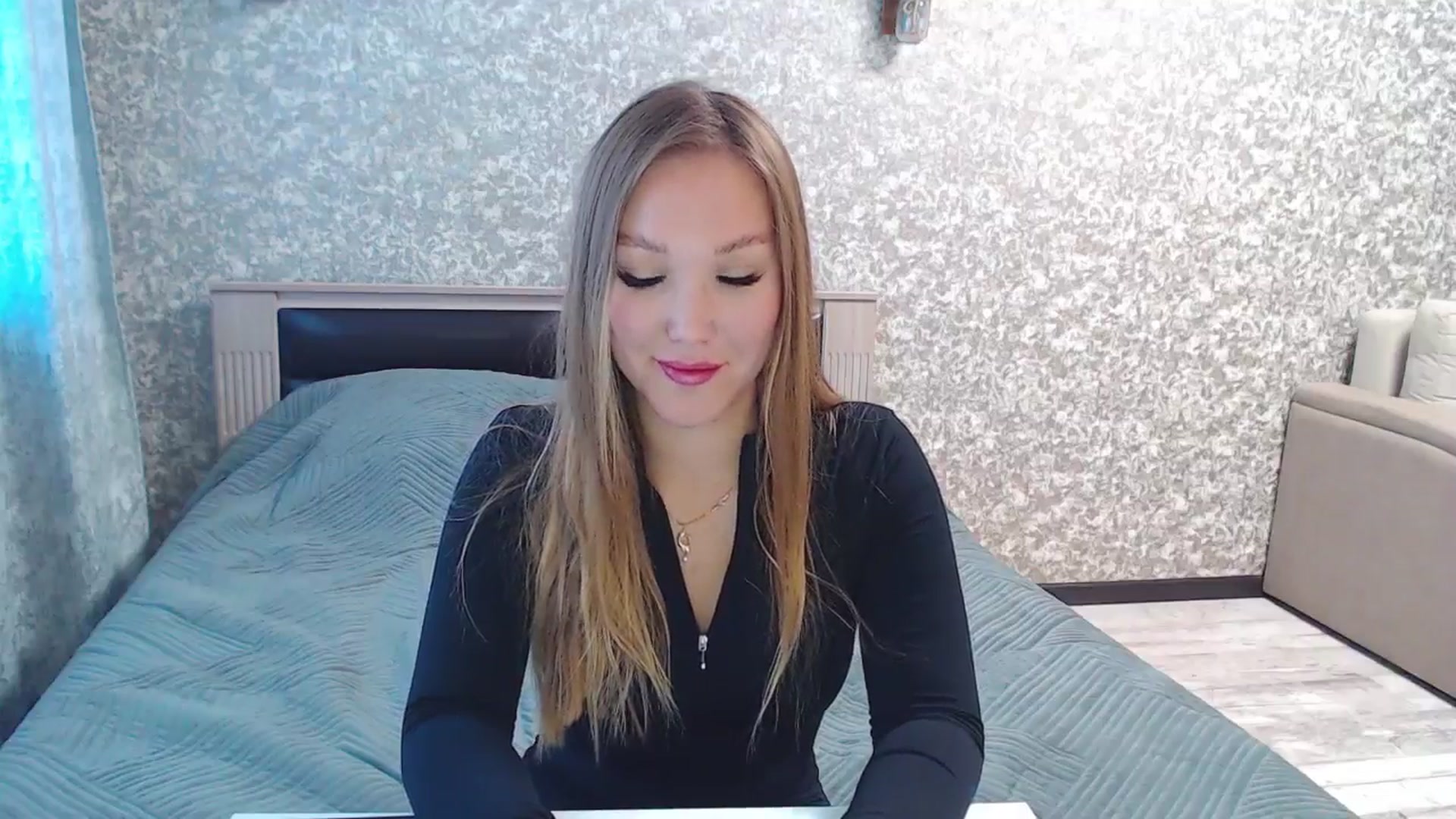 Gallery image thumbnail from Fairy_Moon1's myfreecams stream on, 10/01/2025, 07:32 image 4 of 20