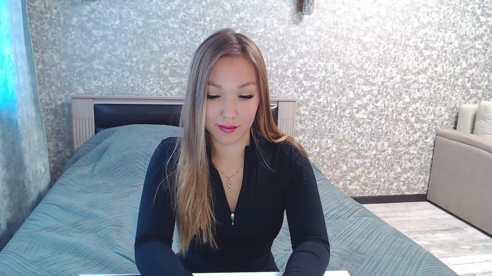 Gallery image thumbnail from Fairy_Moon1's myfreecams stream on, 10/01/2025, 07:32 image 10 of 20