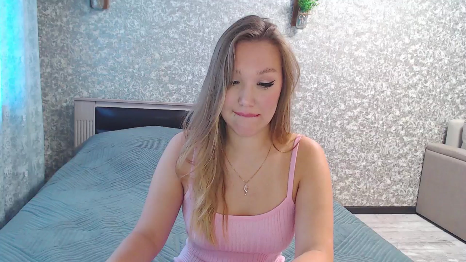 Gallery image thumbnail from Fairy_Moon1's myfreecams stream on, 10/09/2025, 06:30 image 19 of 20