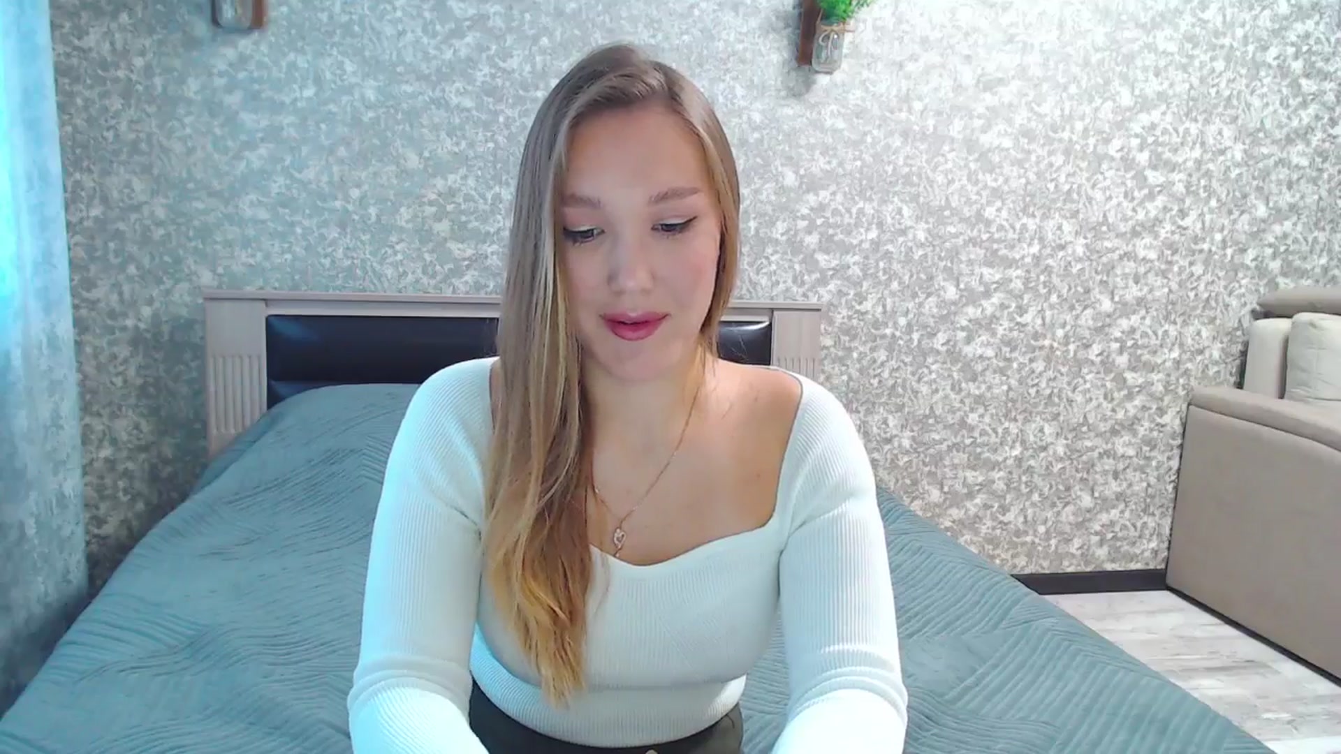 Gallery image thumbnail from Fairy_Moon1's myfreecams stream on, 10/20/2025, 06:02 image 15 of 20
